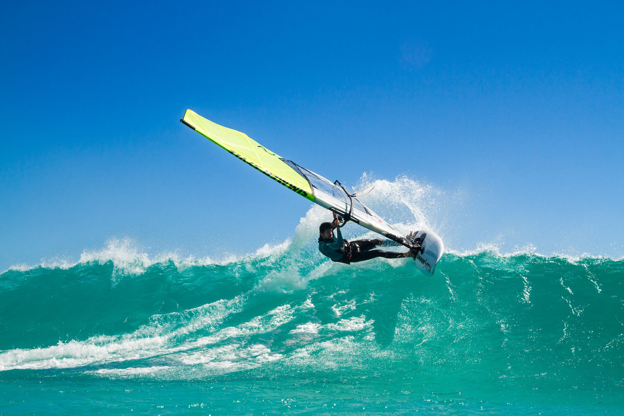 El windsurfista Marc Paré, princep de les onades