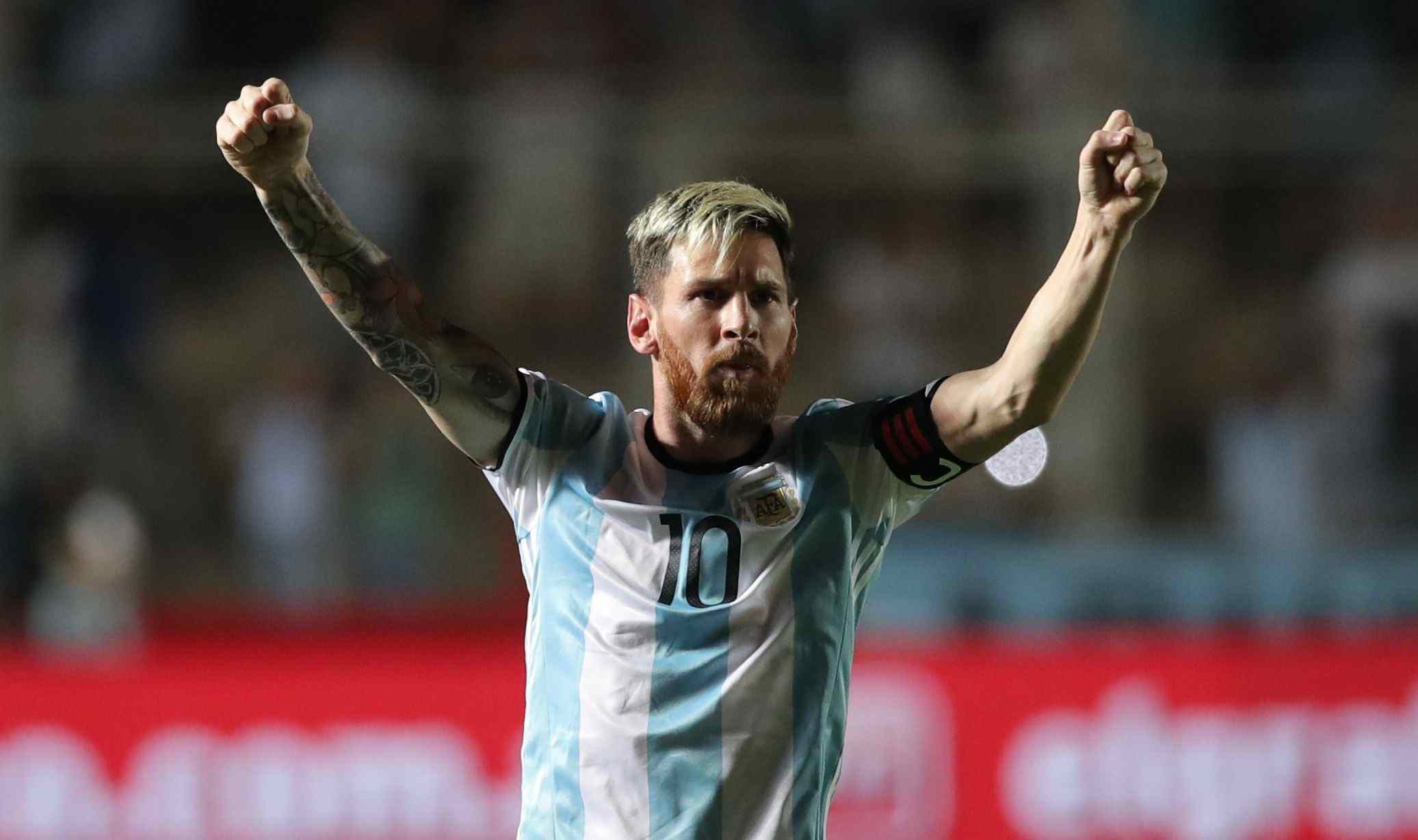 Un recital de Messi il·lumina l'Argentina (3-0)