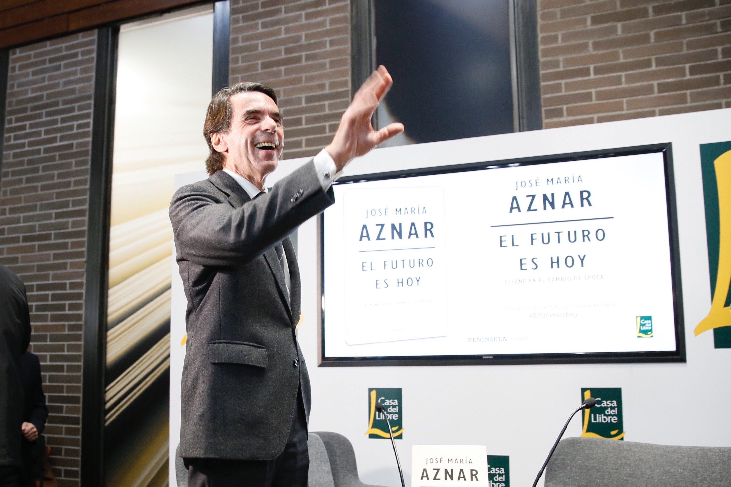 Aznar amenaça amb la Constitució: "El cop d'estat no ha estat desarticulat"