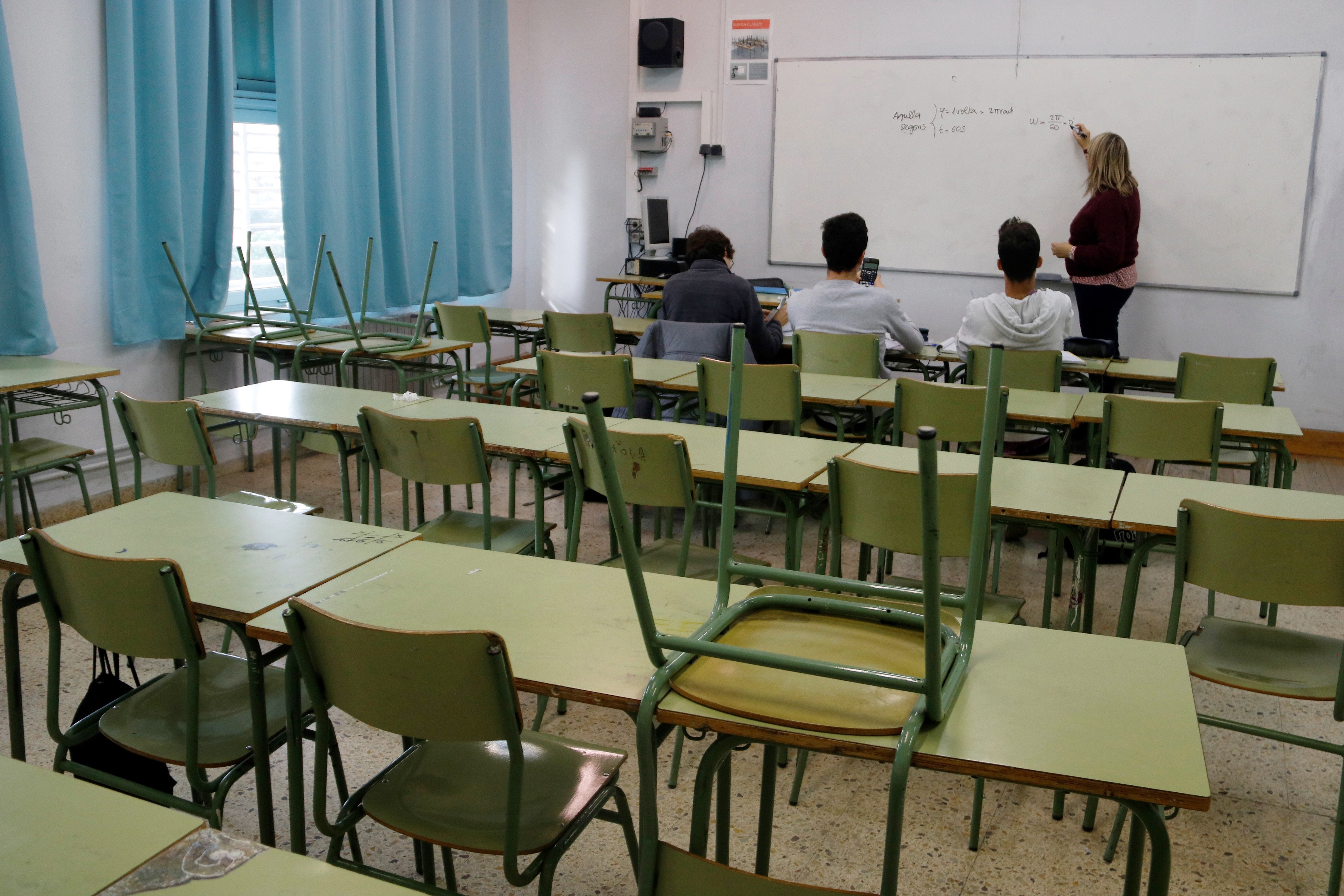 Todas las escuelas tienen que enviar su proyecto lingüístico a una entidad antiinmersión