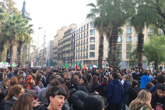 Manifestació universitàris Pelai Carlota Serra Manifestació universitàris Pelai Carlota Serra