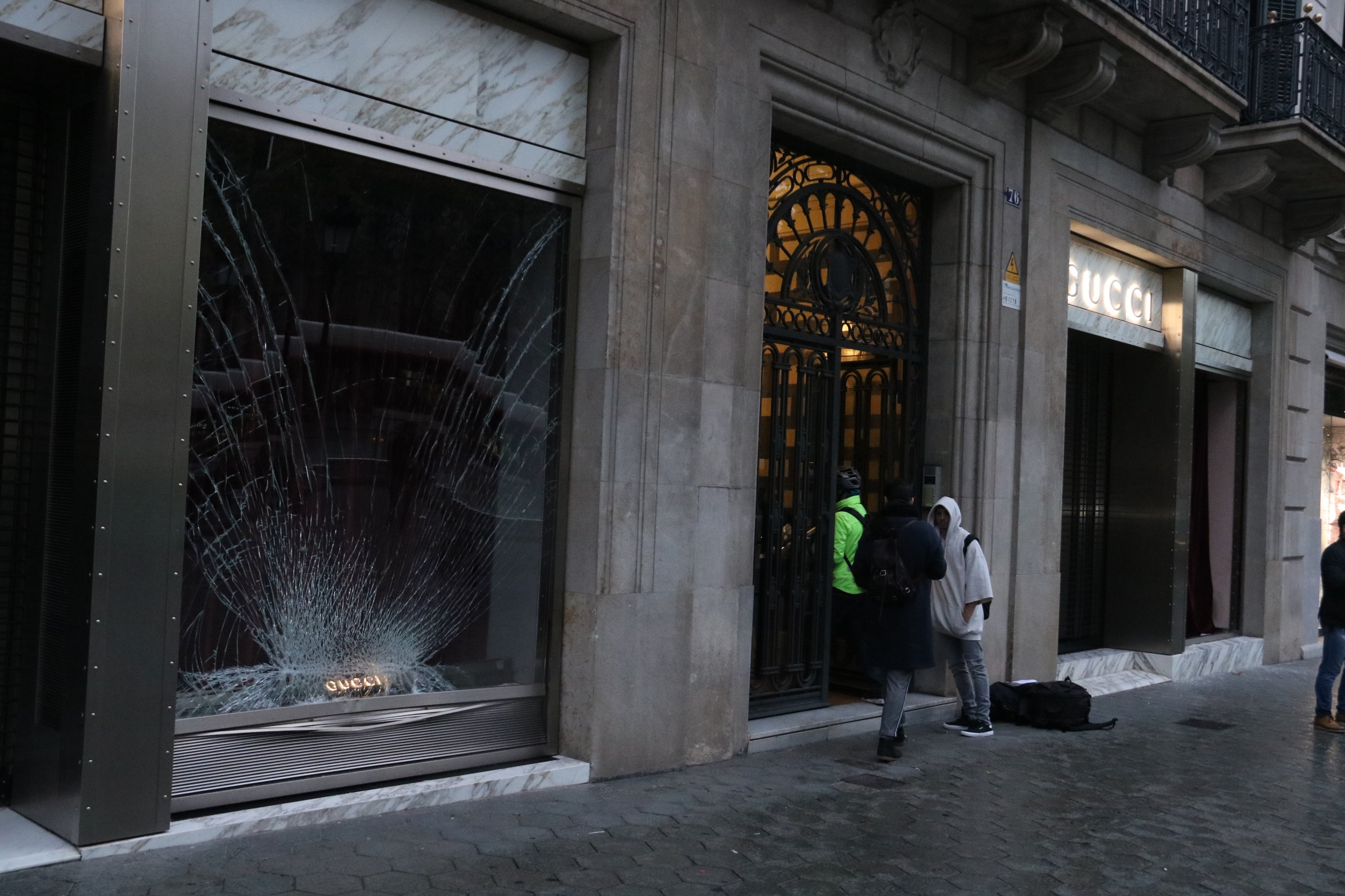 Entren a robar a la botiga Gucci del passeig de Gràcia de Barcelona