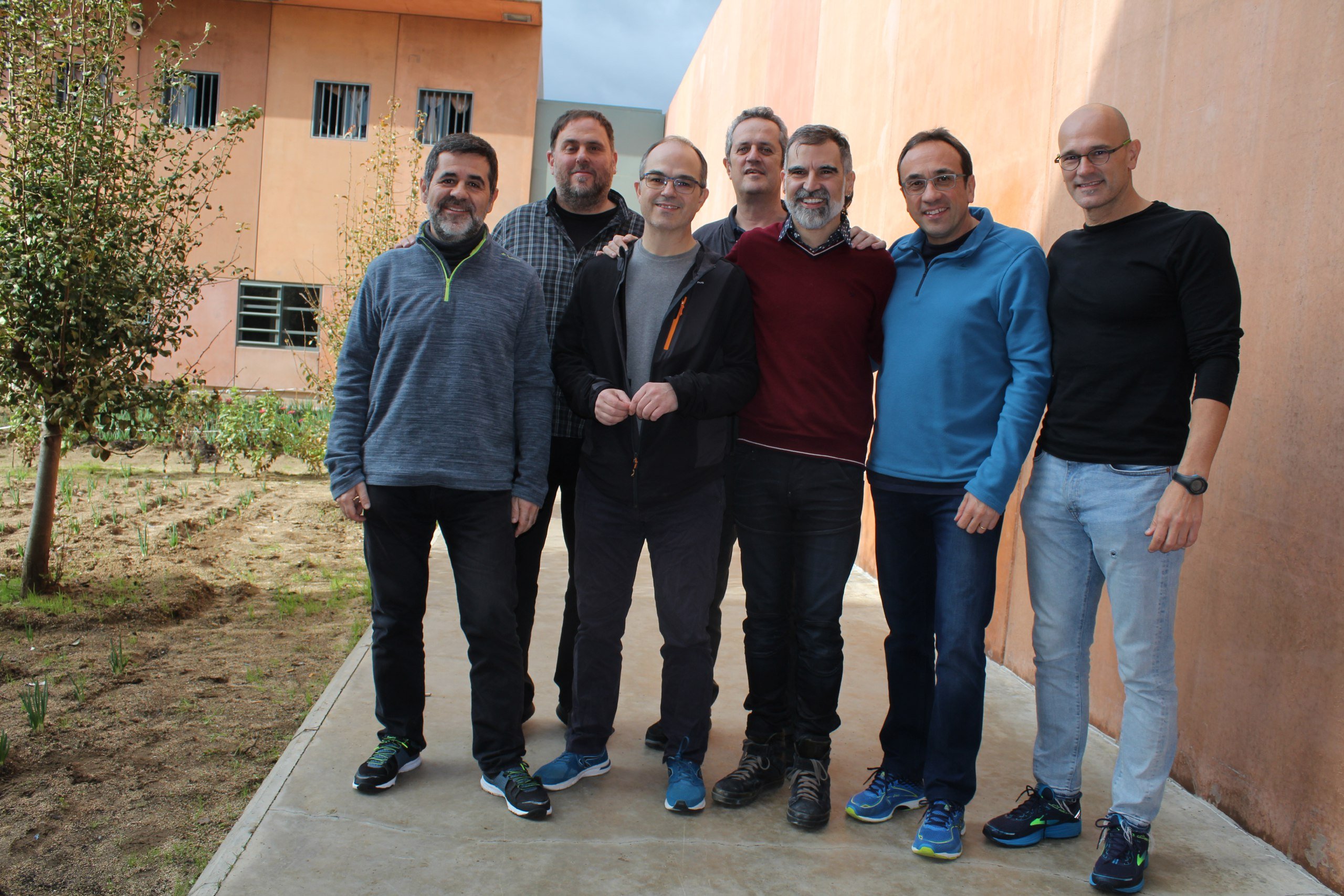 Primera imatge dels presos polítics de Lledoners