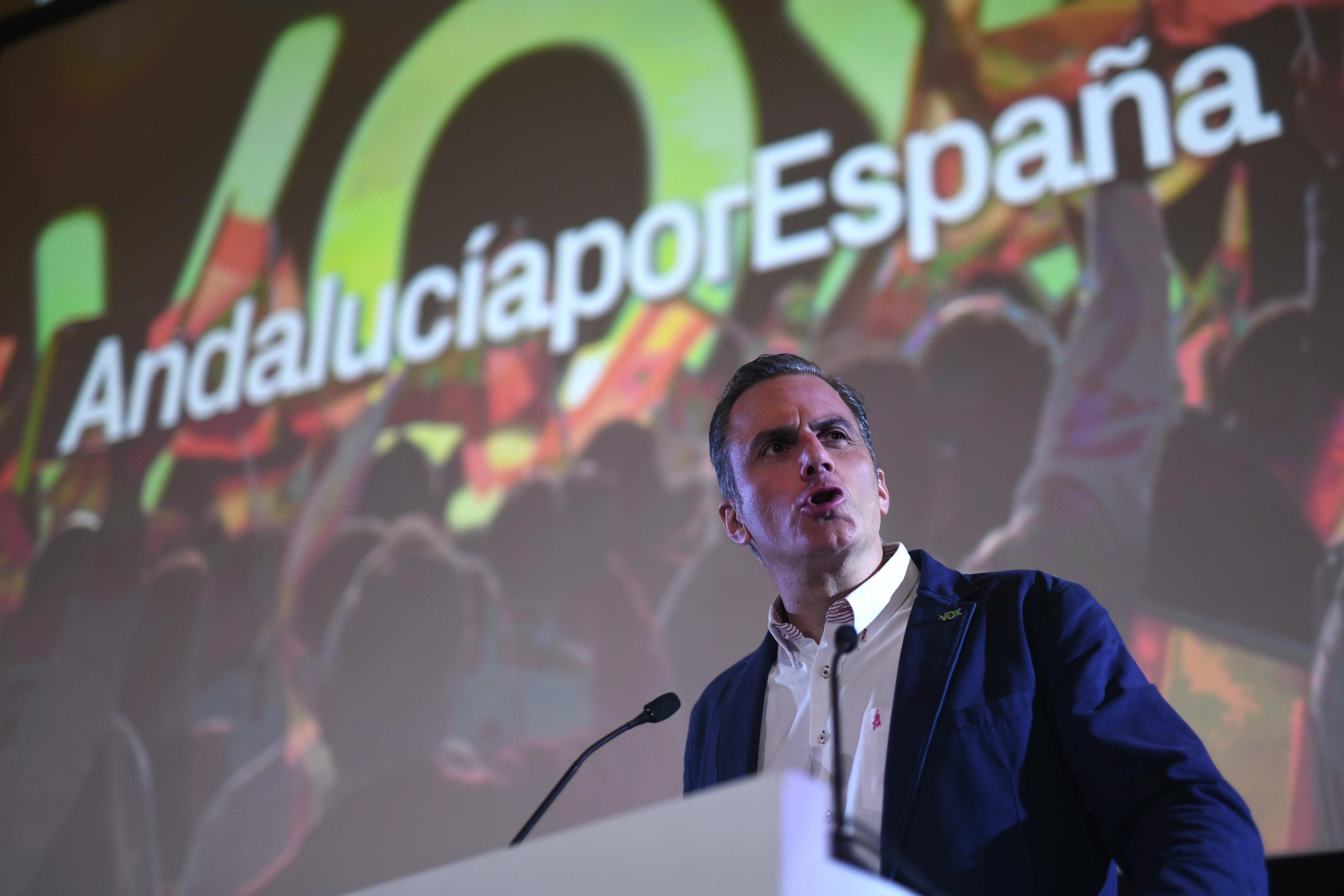 Vox marca el paso a PP y Ciudadanos: "Tenemos las llaves para expulsar al PSOE"