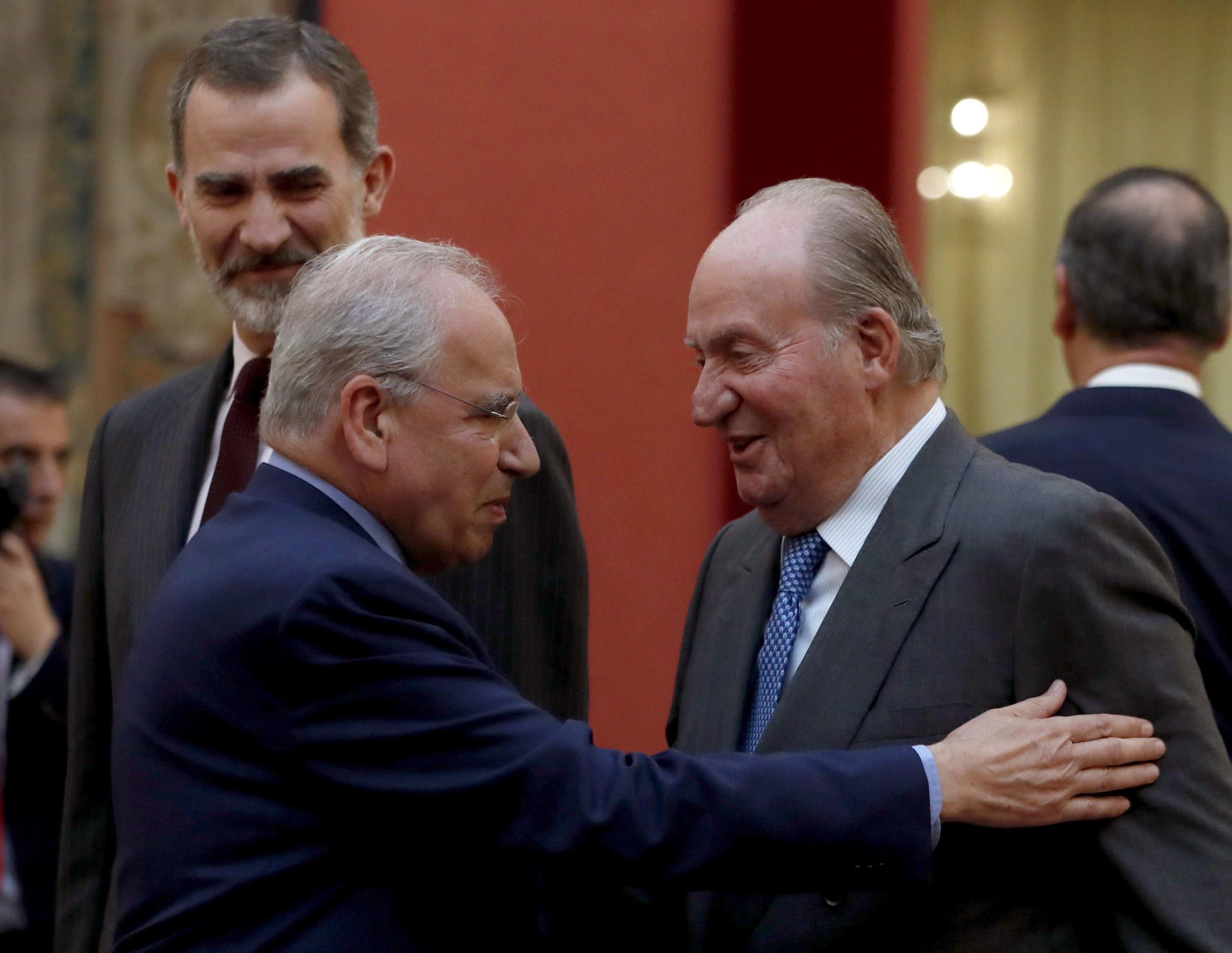 El manifiesto 'retro' de apoyo a Juan Carlos: De Guerra, a Botella y Corbacho