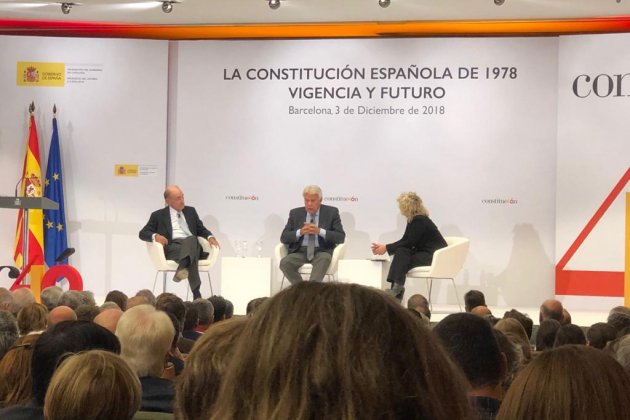 Acte Constitució Miquel Roca Felipe Gonzalez - Marta Lasalas