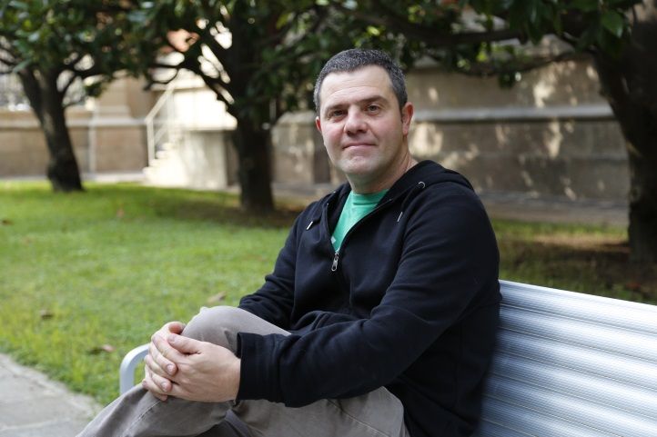 Barcelona / Parlament / 21-10-15 / Josep Manel Busqueta de la CUP al parlament després d'una entrevista amb El Nacional.cat. / Foto: Sergi Alcazar Badia