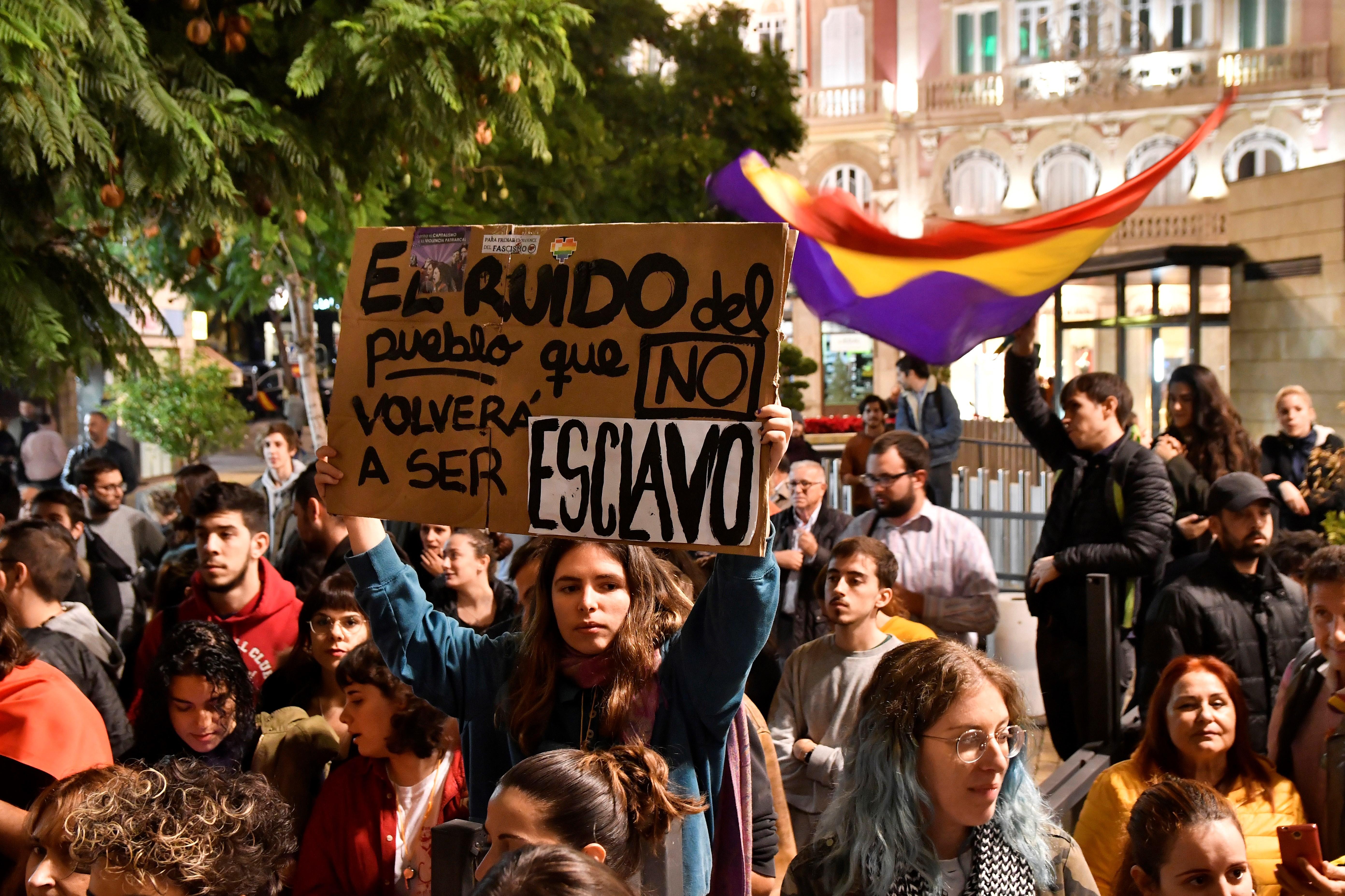 Dos detenidos en Cádiz tras una manifestación contra Vox