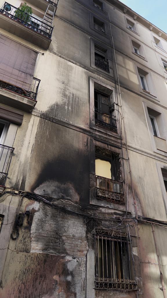 Detienen a cuatro jóvenes por quemar una veintena de vehículos en Gràcia