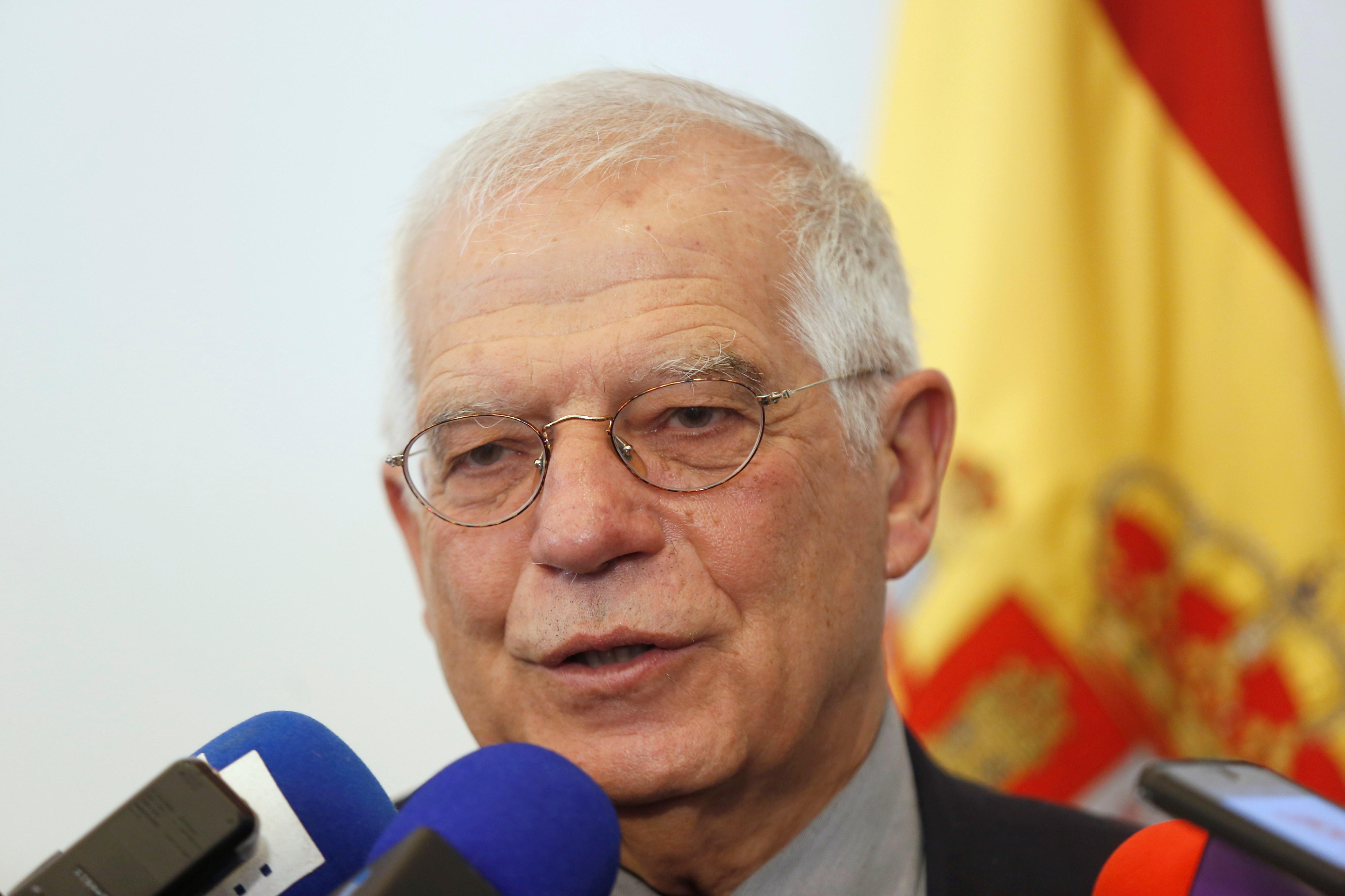 Borrell, desafiante: "Yo no tengo ningún problema a participar en actos de Sociedad Civil"