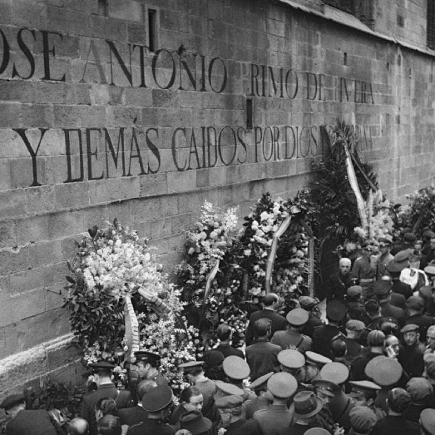 El règim franquista ret homenatge als pistolers anticatalanistes i antisindicalistes
