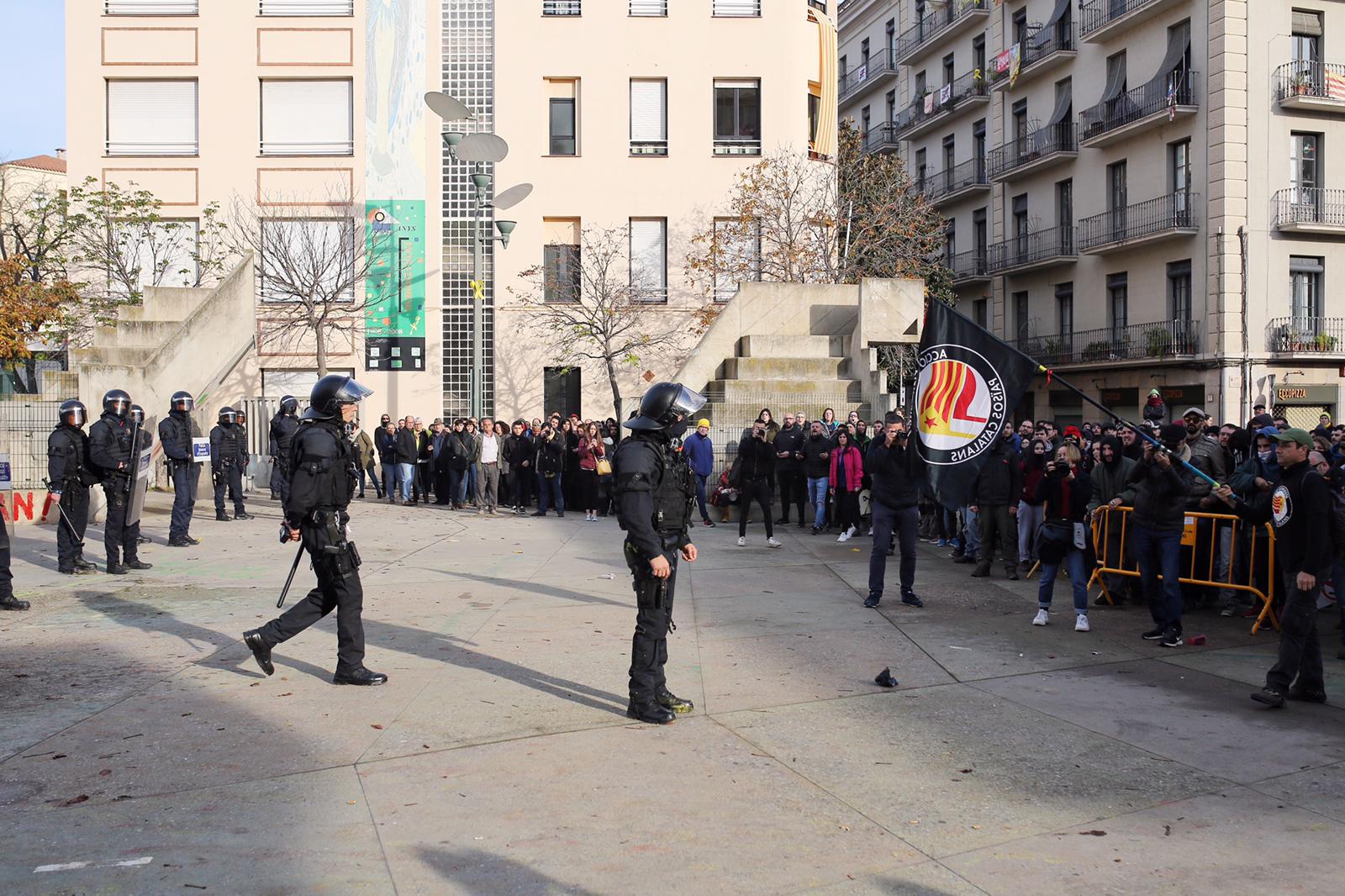 Citen a declarar un menor per la mobilització contra un acte de Vox a Girona