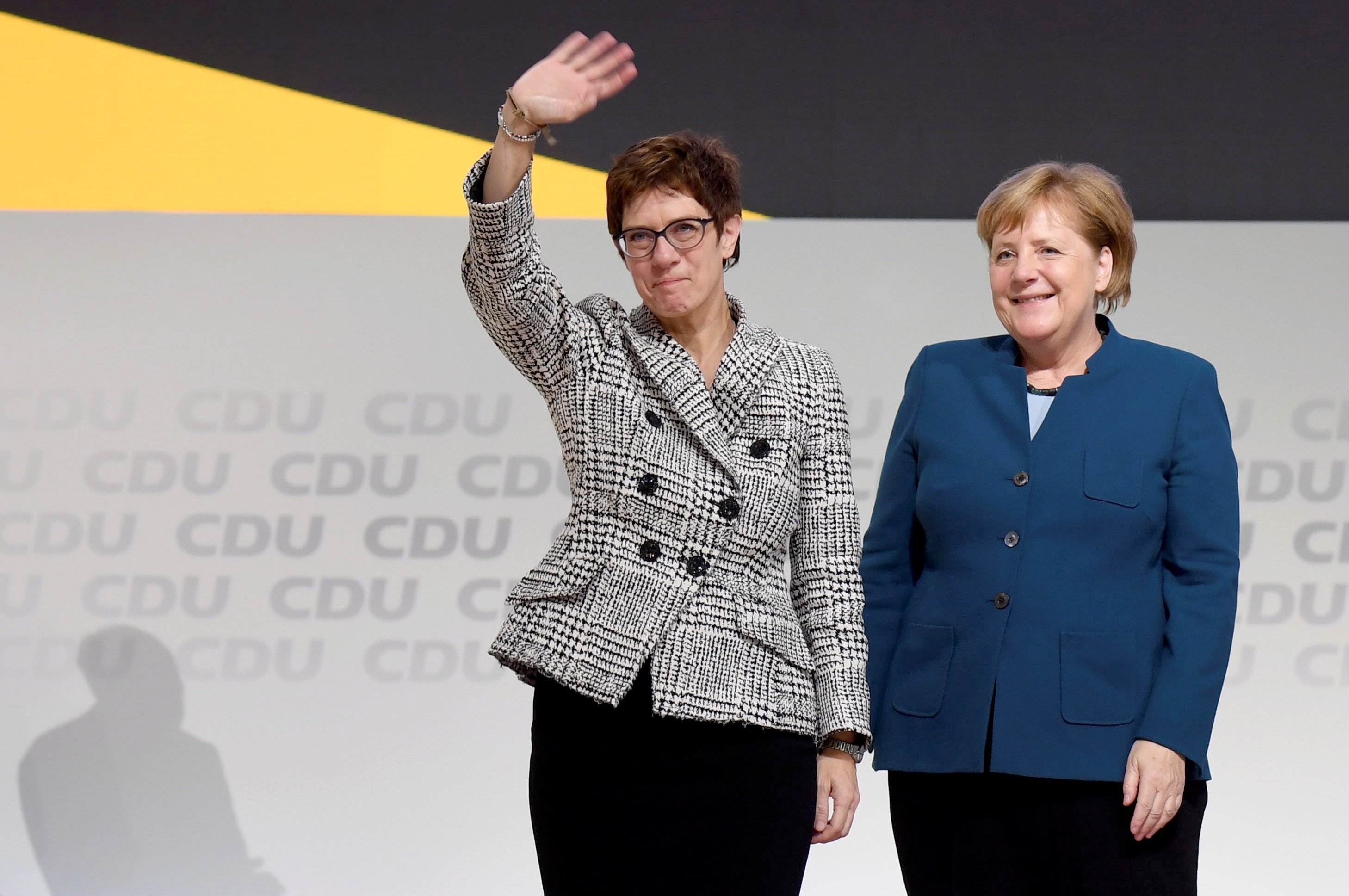 La centrista Kramp-Karrenbauer, sucesora de Merkel en la CDU