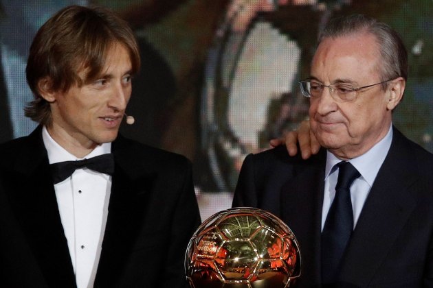 Florentino Pérez Modric Pilota de Oro EFE