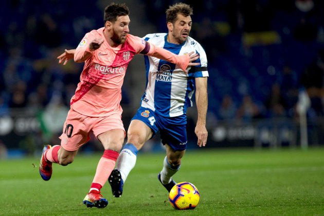 Messi Victor Sanchez Espanyol Barca EFE