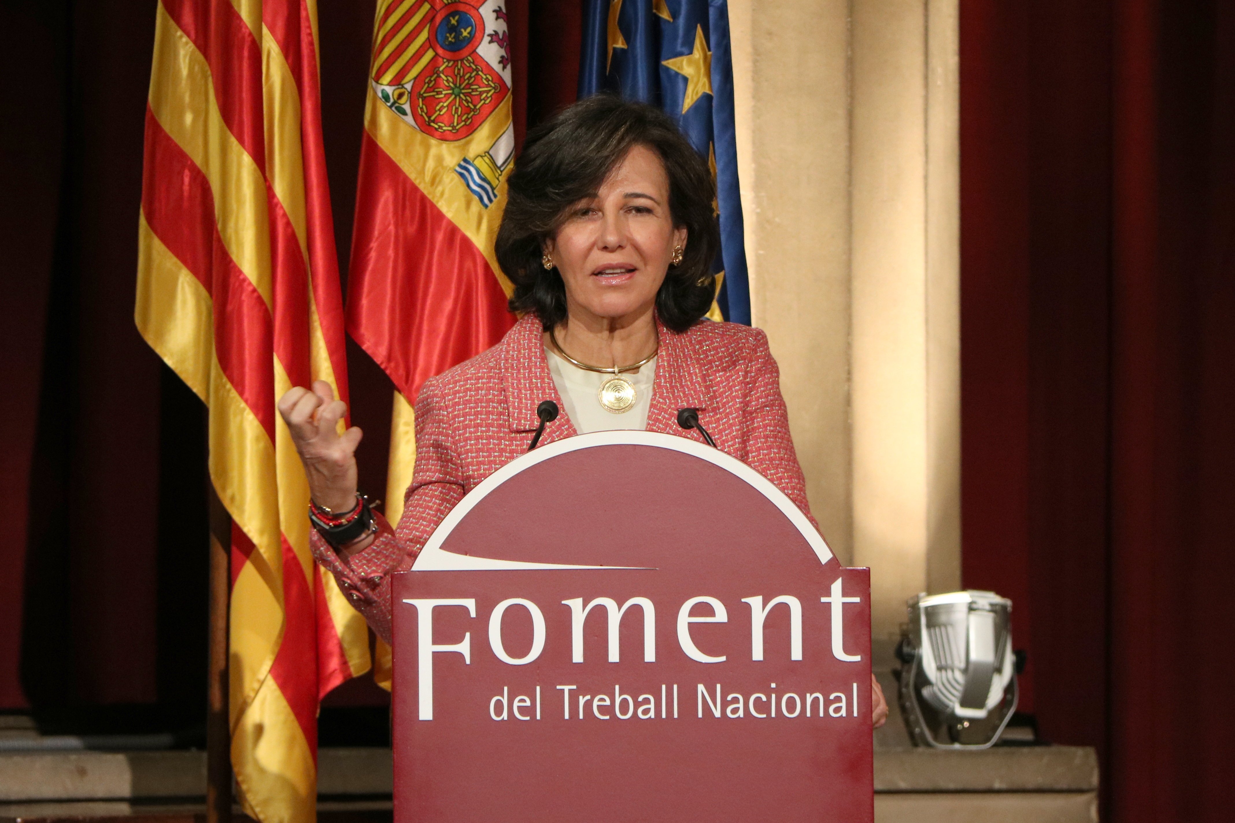 Ana Botín es redueix el seu sou a la meitat pel coronavirus