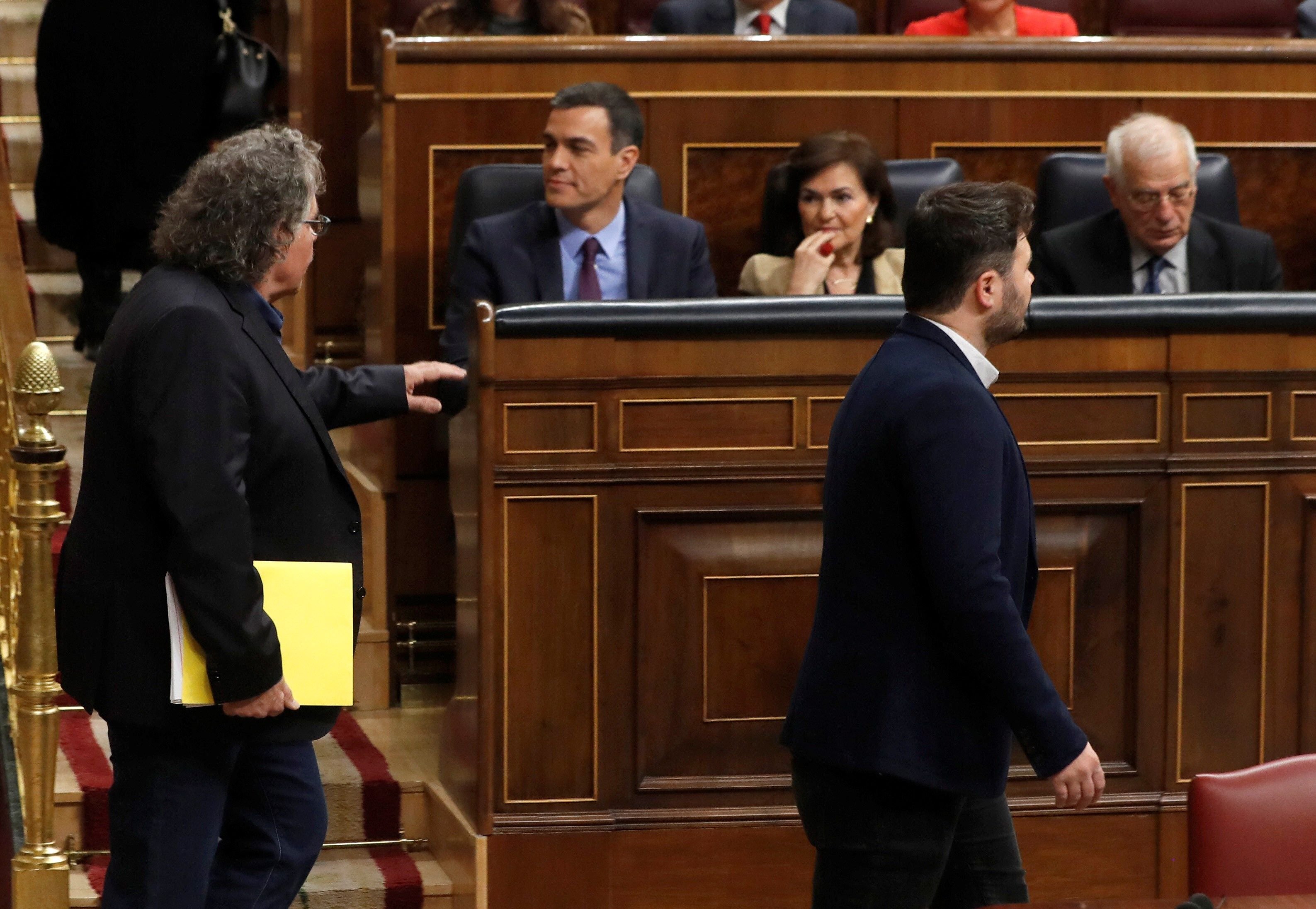 Spanish government gives its budget up for lost, considers early election