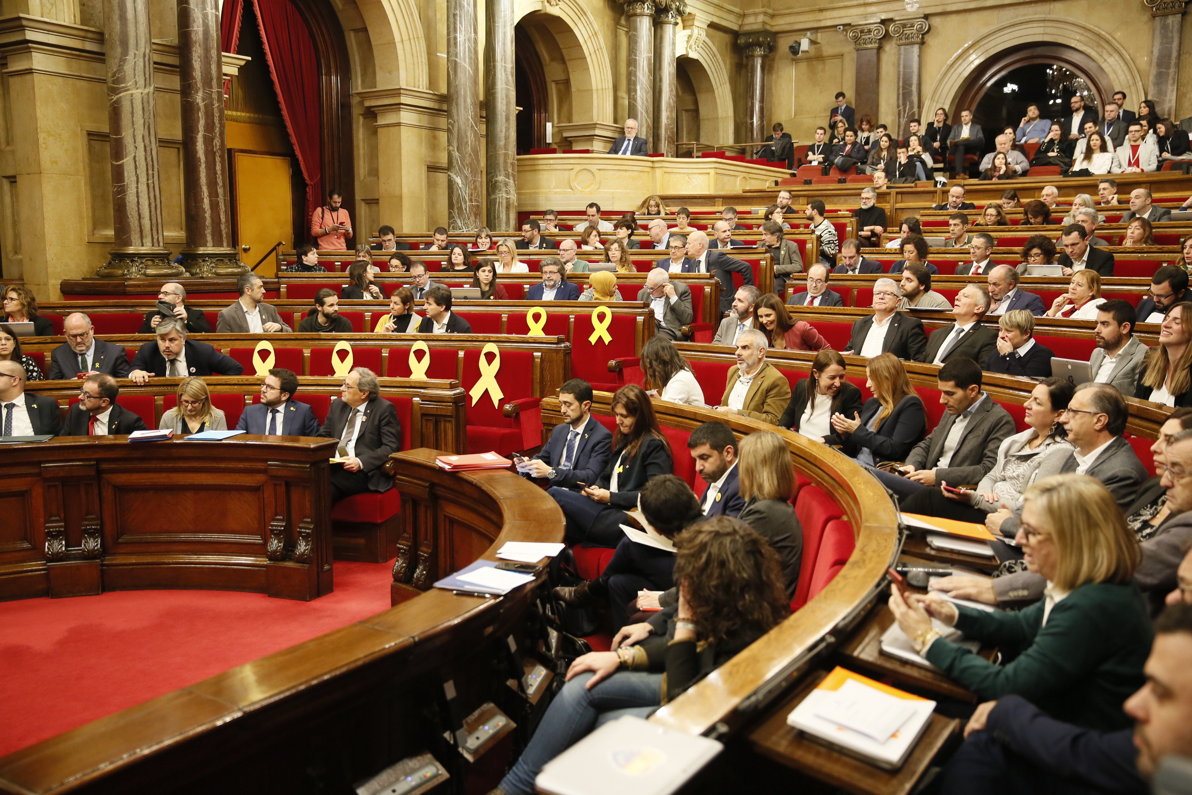 El Parlament rebutja la via unilateral per l'absència de diputats independentistes