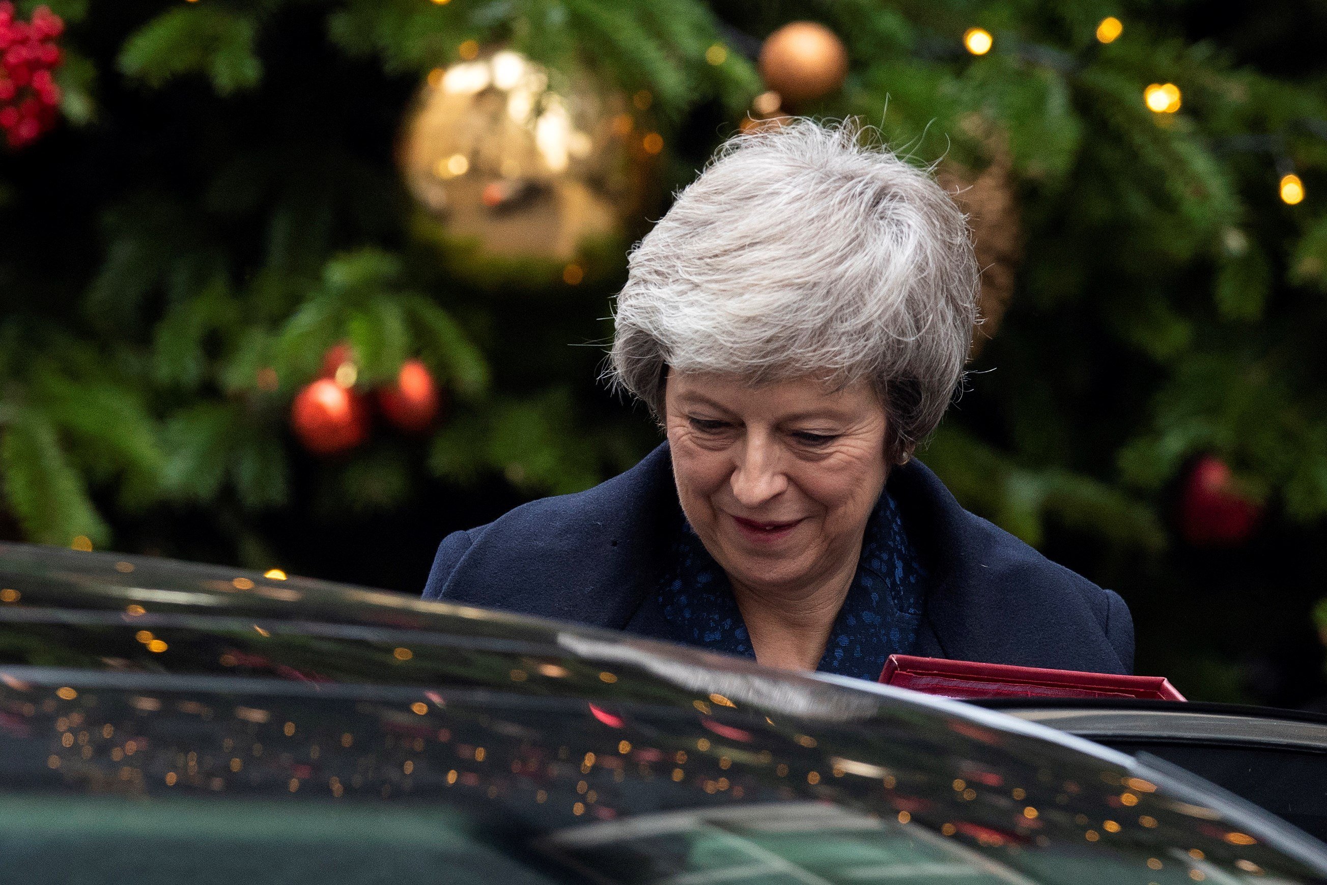 May renuncia a les pròximes eleccions per superar la moció de confiança