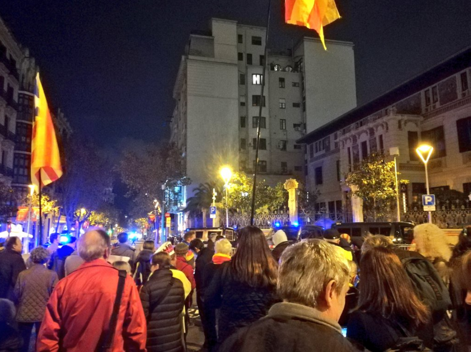 Manifestació a Barcelona en solidaritat amb els presos en vaga de fam
