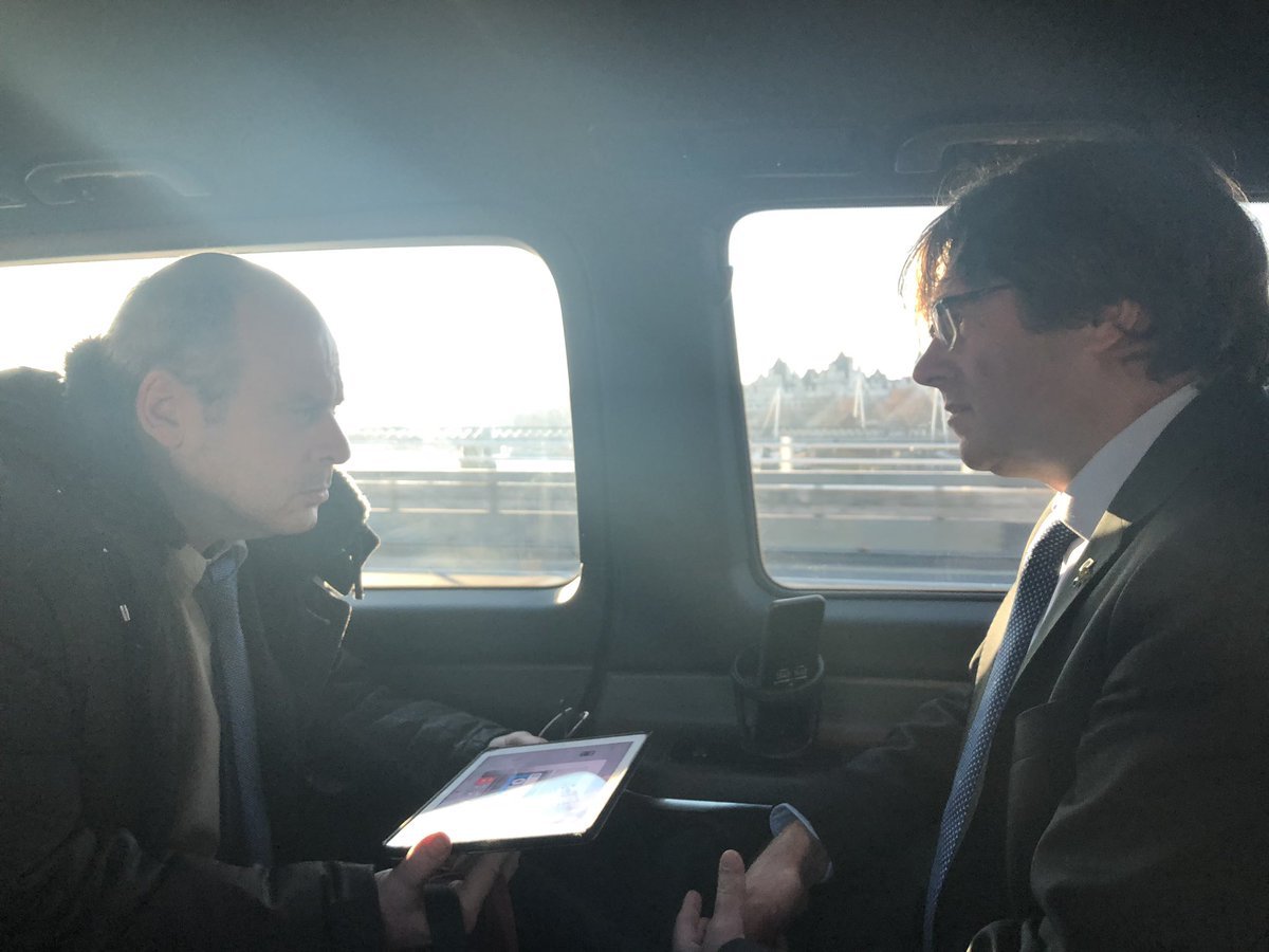 Puigdemont Financial Times Alay