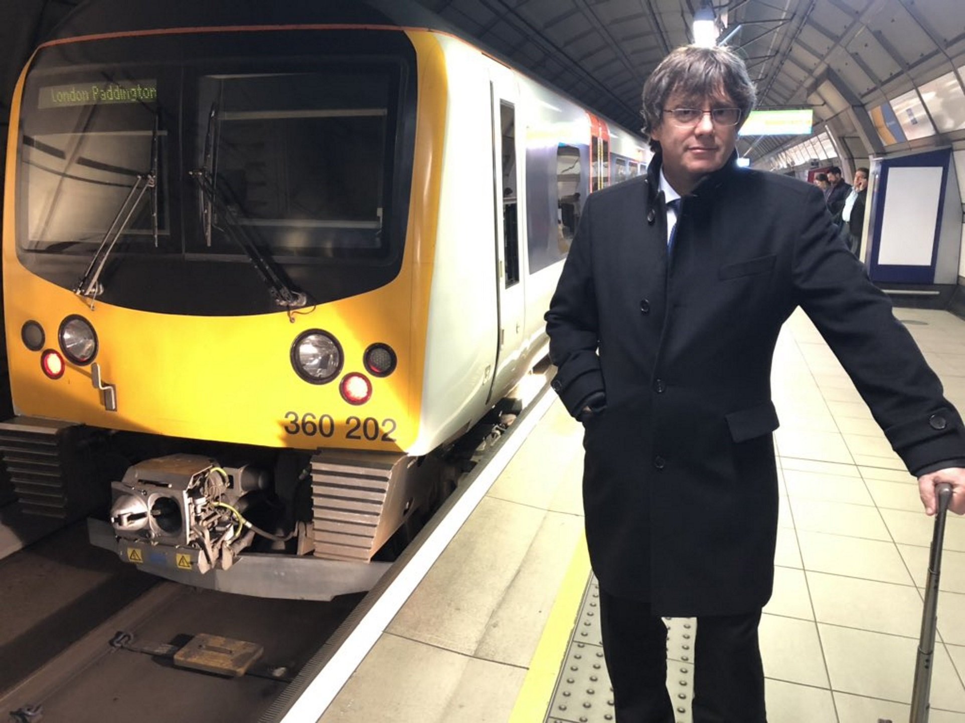 Puigdemont arriba a Londres, on visitarà el Parlament britànic