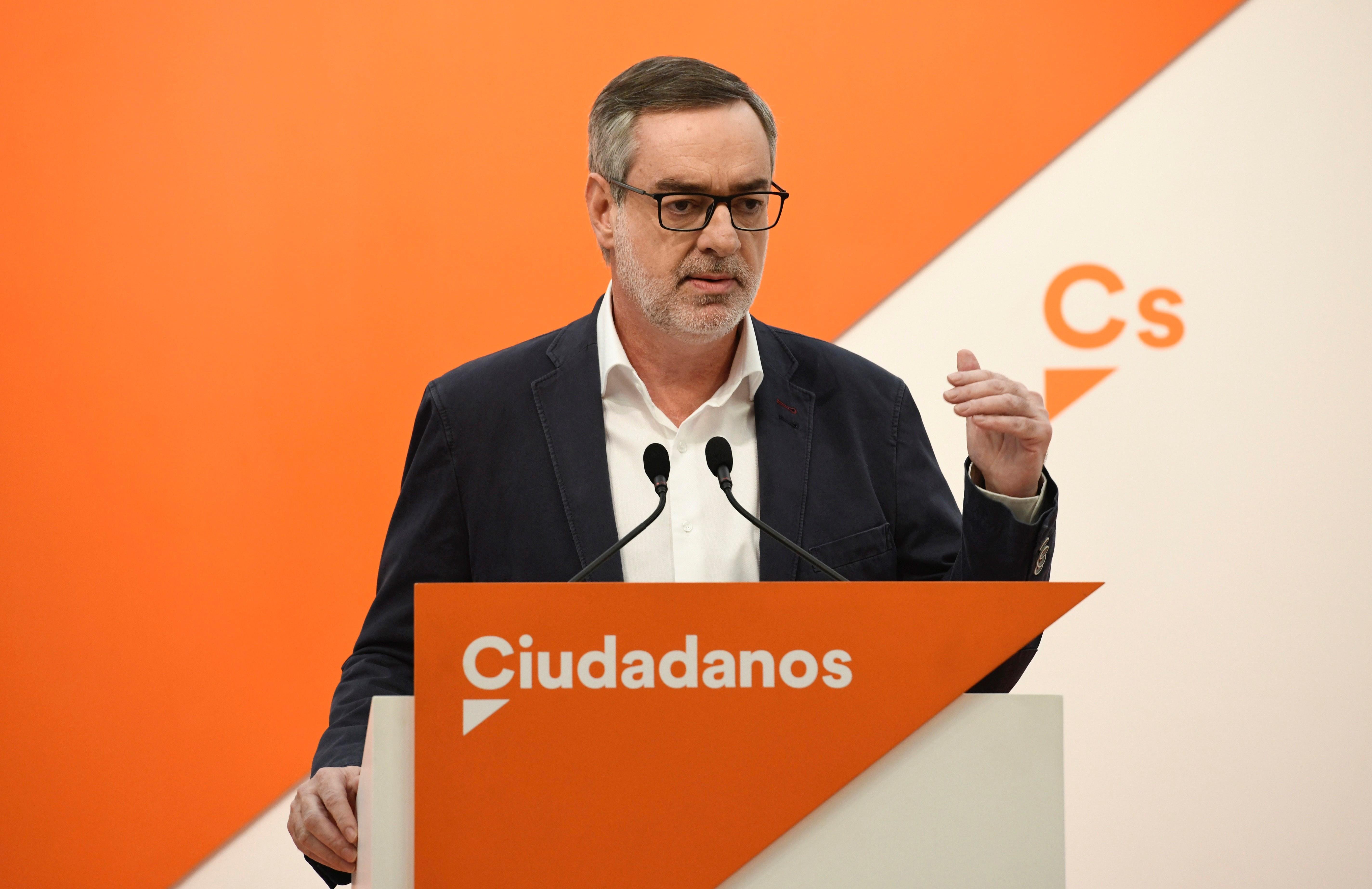 Ciudadanos mantiene el 'no' a Colau: sólo contemplan investir a Collboni