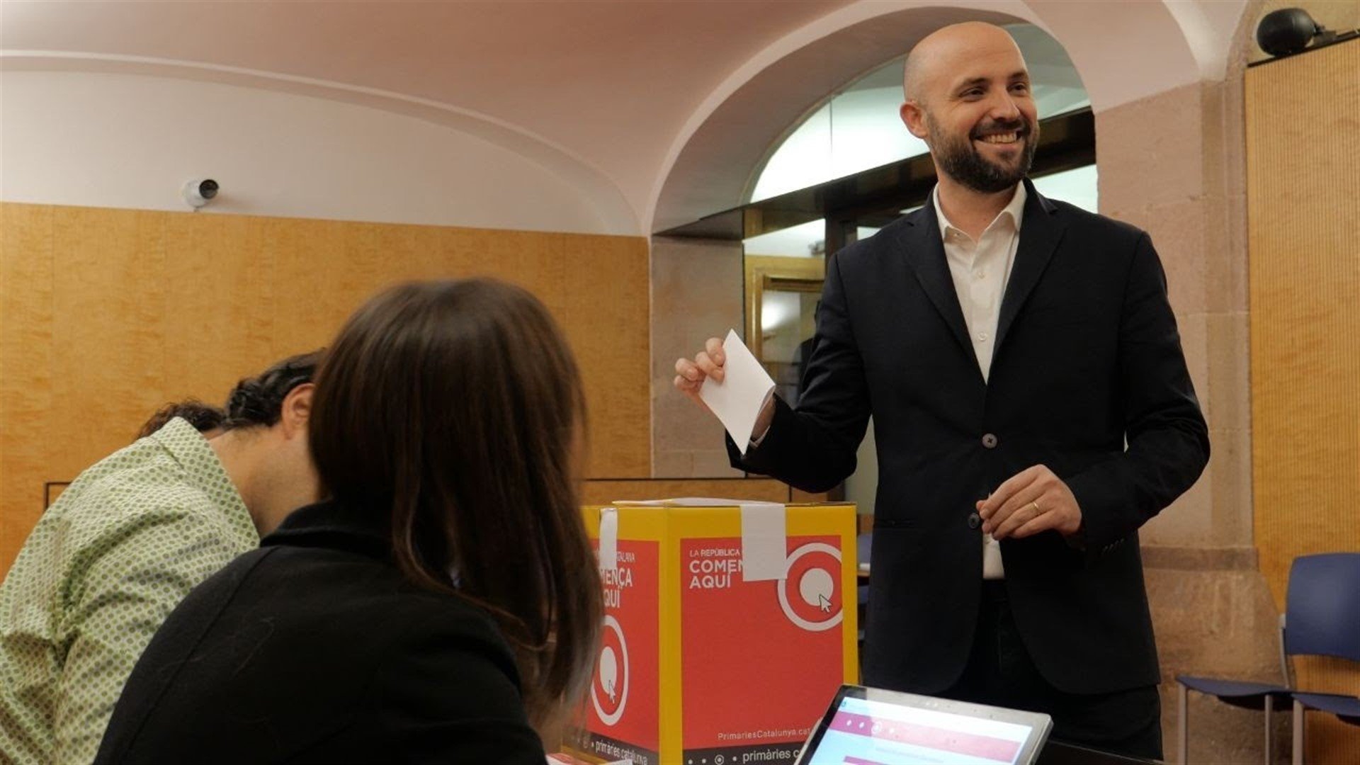 Las primarias independentistas en Barcelona amplían la votación hasta el domingo