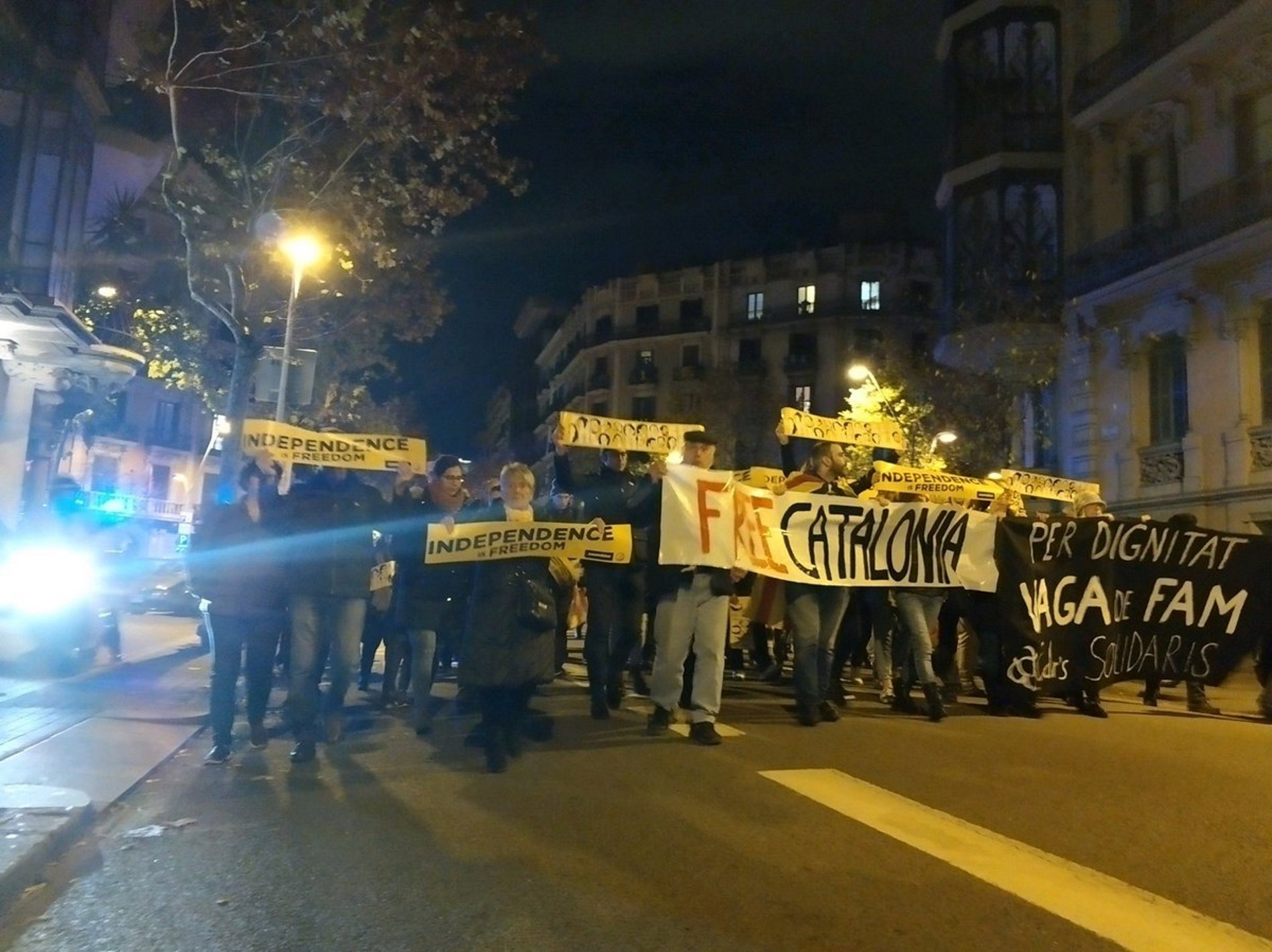 Manifestación en Barcelona en defensa de los presos en huelga de hambre