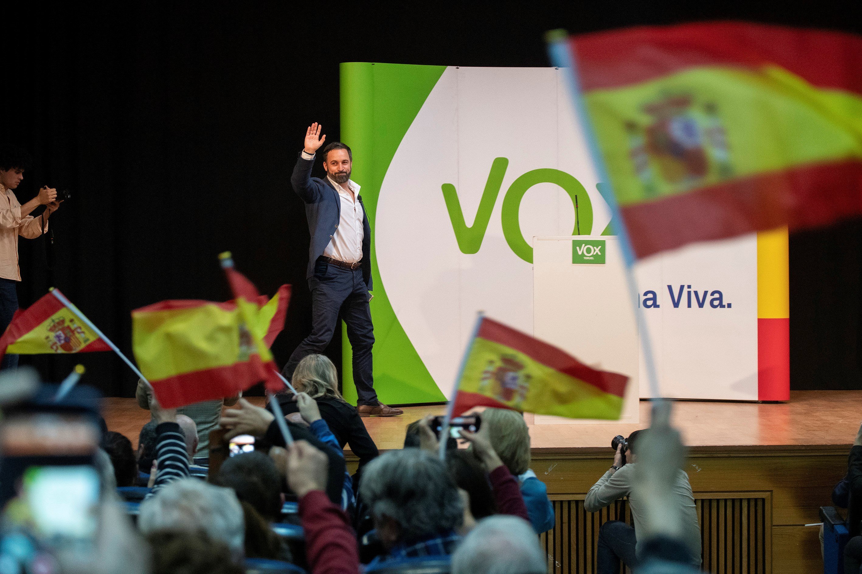 Un millón y medio de votantes del PP se pasan a Vox