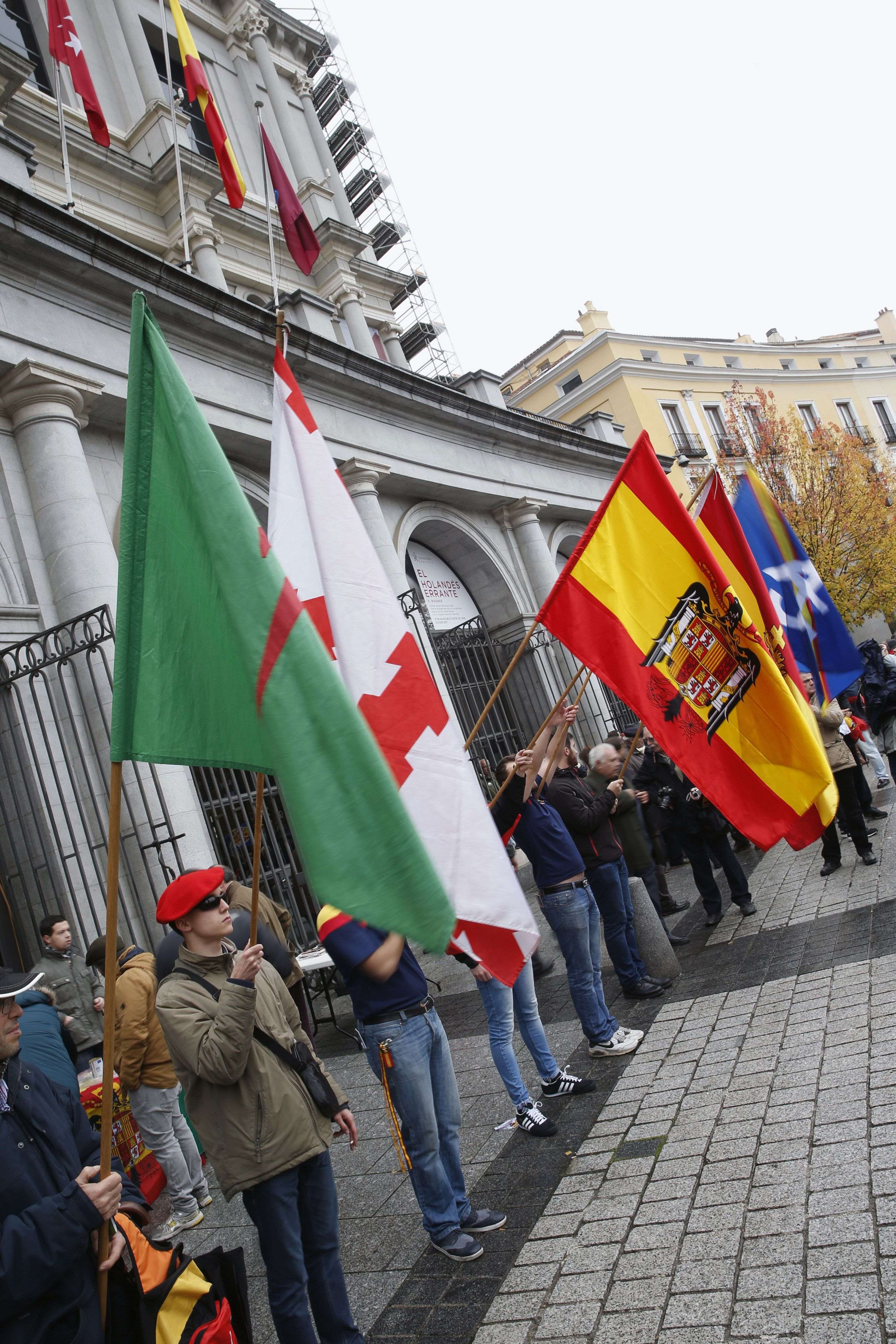 Unas 200 personas homenajean a Franco en Madrid en el aniversario de su muerte