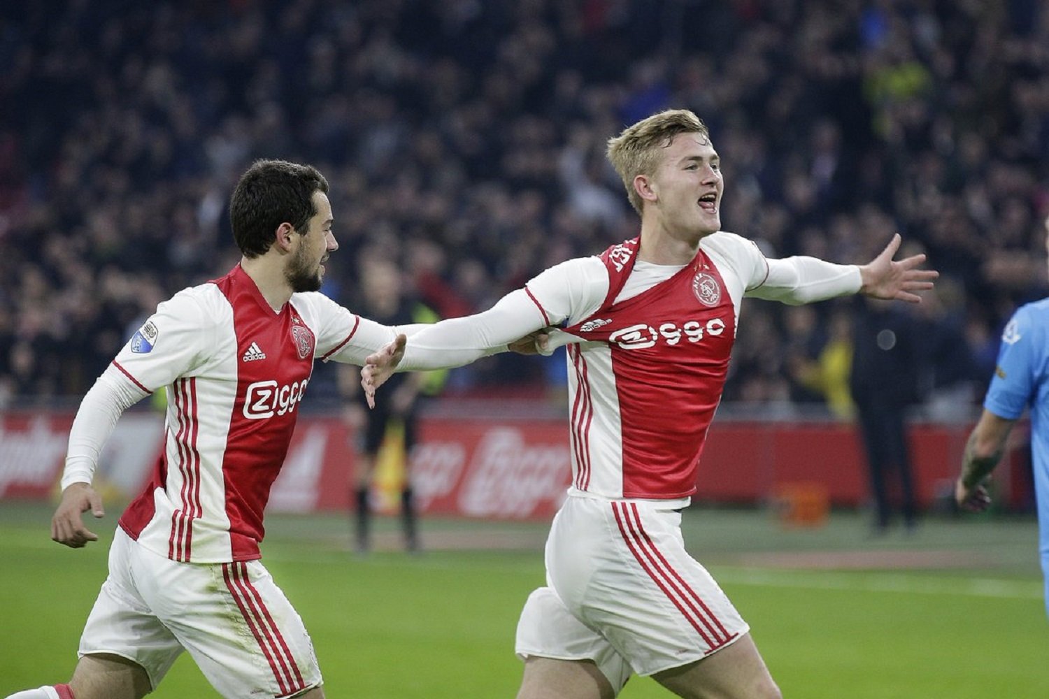 De Ligt, deseado por el Barça, es galardonado con el premio Golden Boy