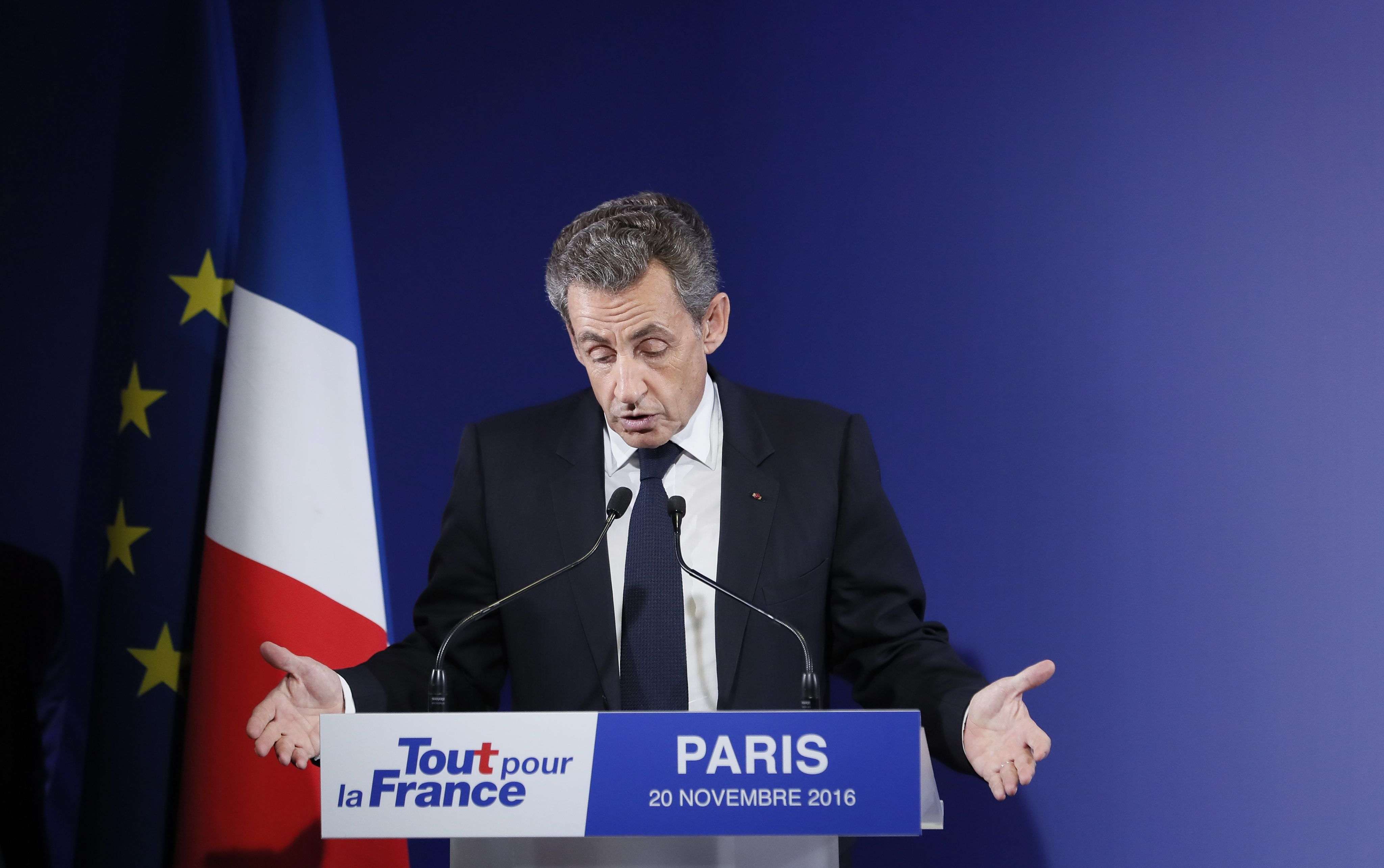 Sarkozy reconoce que queda fuera de las primarias y pide el voto para Fillon