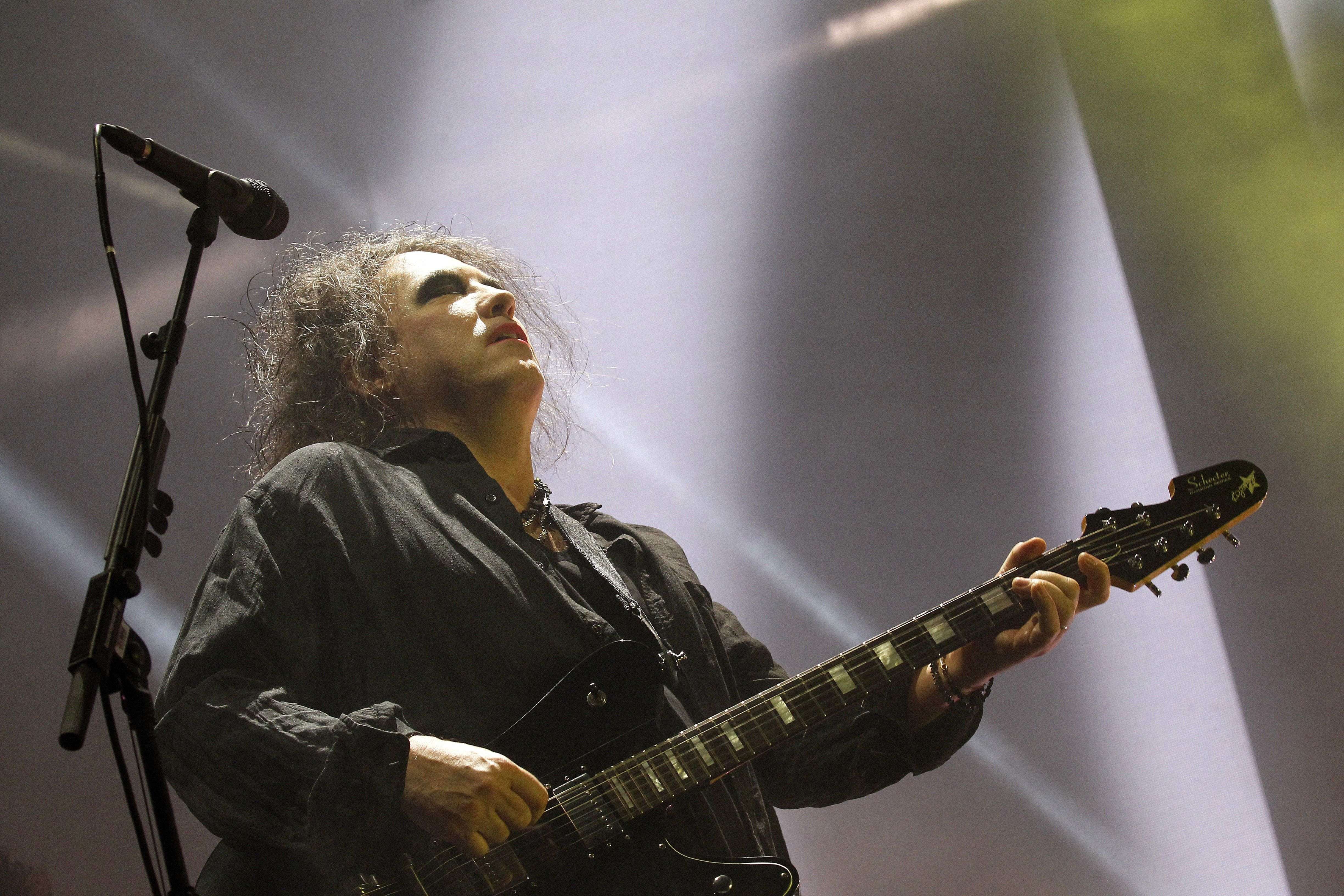 The Cure es reconcilia amb Espanya amb un concert generós