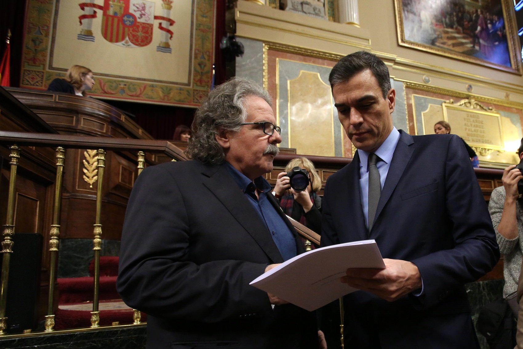 Sánchez muestra las cartas de la nueva legislatura: trato limitado con ERC y JxCat