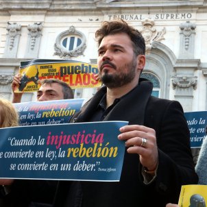 Rufián protesta davant Suprem Silenci, rebeleu vos ACN Rufián protesta davant Suprem Silenci, rebeleu vos ACN