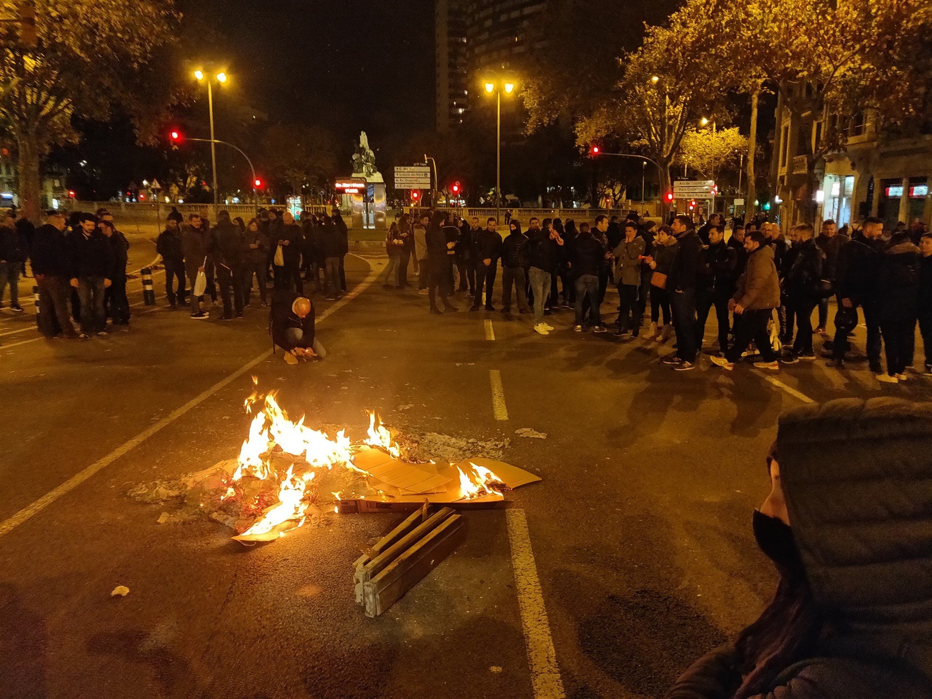 Els Mossos tornen a tallar la Gran Via en protesta per les condicions laborals
