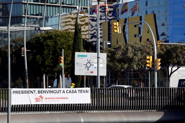 pancarta benvinguda Pedro Sànchez Barcelona - Efe