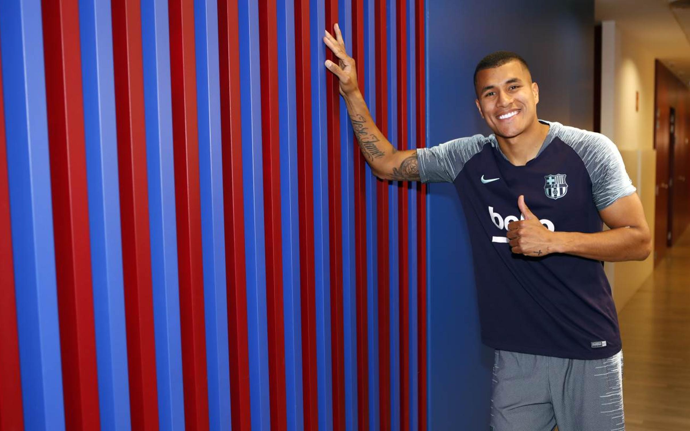 Oficial: Murillo és el defensa escollit i jugarà cedit al Barça