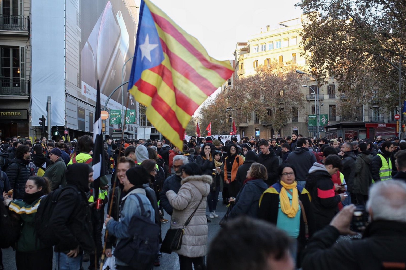 Demonstrations in Barcelona reported on from Israel to Malaysia