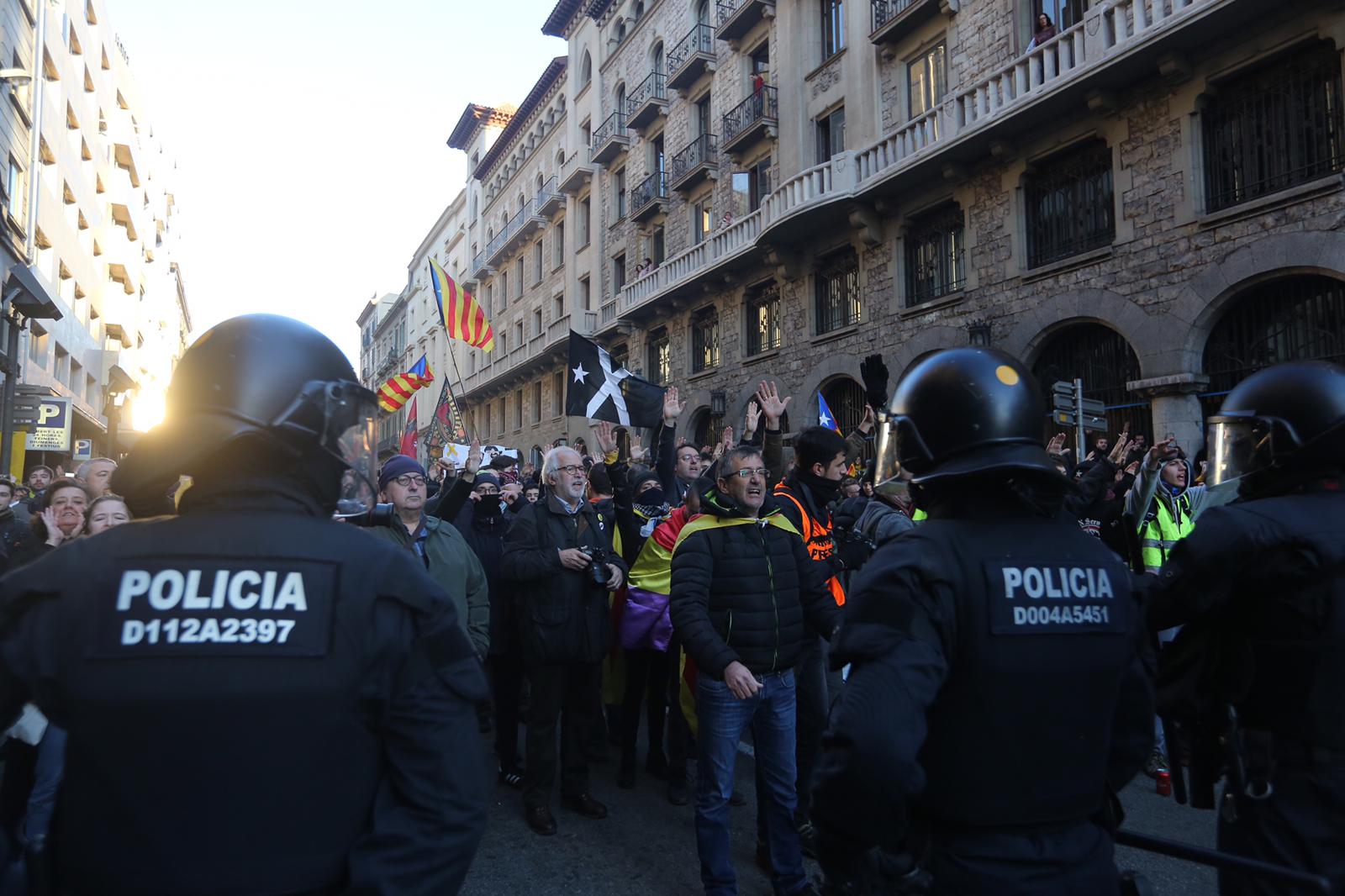 The videos of today's protests in Barcelona