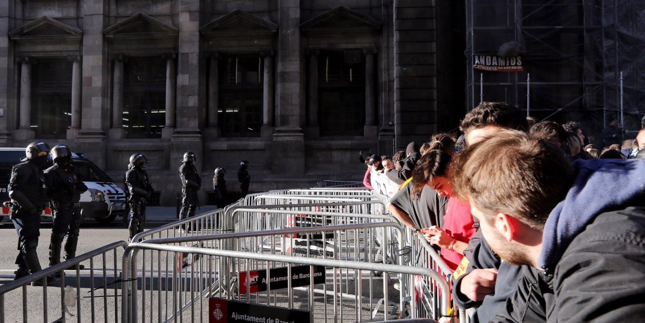 El TSJC absol dos joves manifestants condemnats a quatre anys i mig de presó:  no hi ha proves