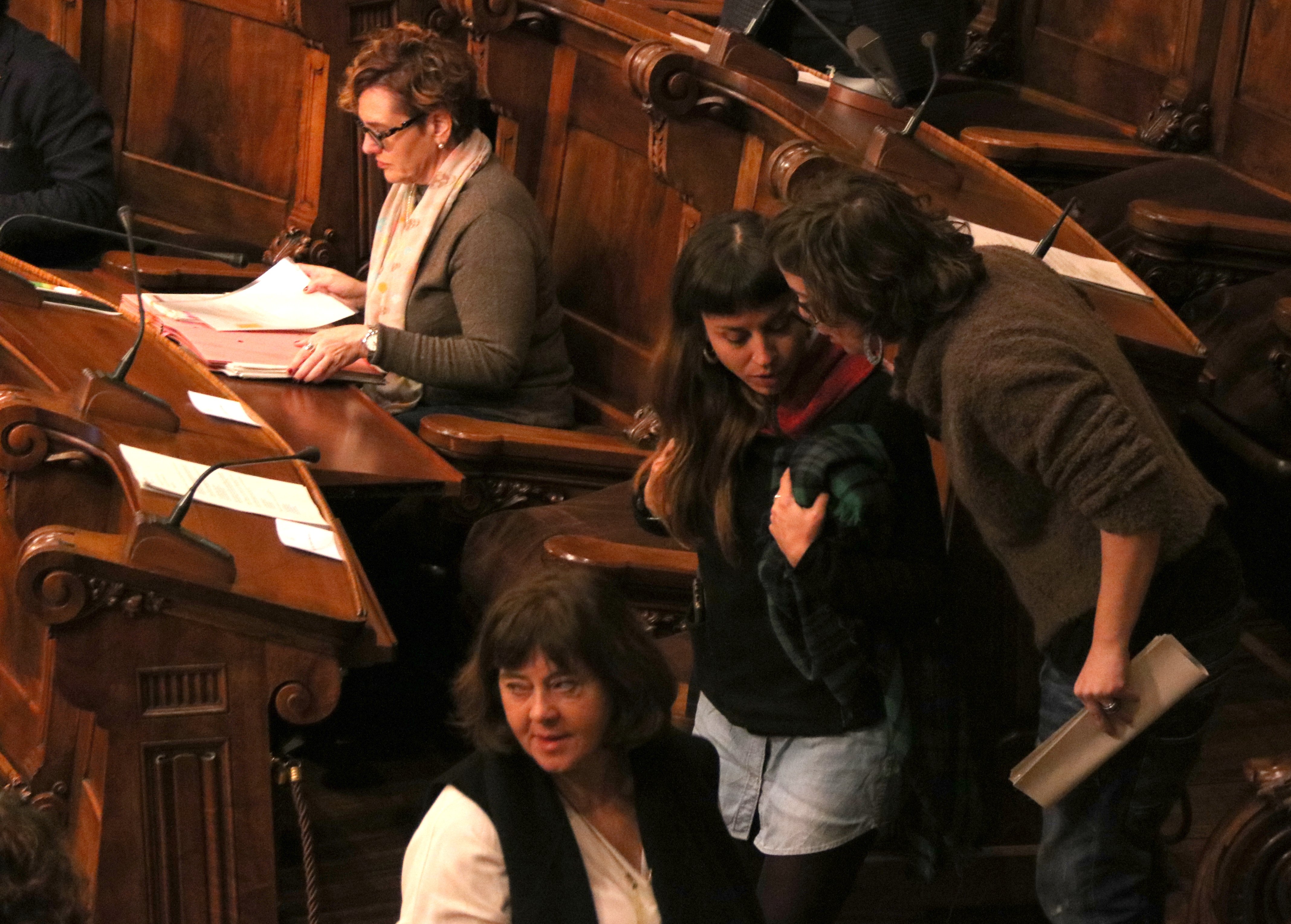 Els regidors independentistes abandonen el ple de Barcelona