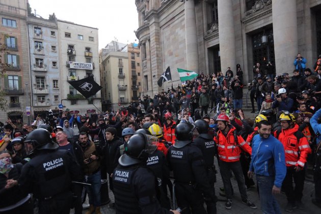 tensió a Correius 21 D El nacional Carles Palacio