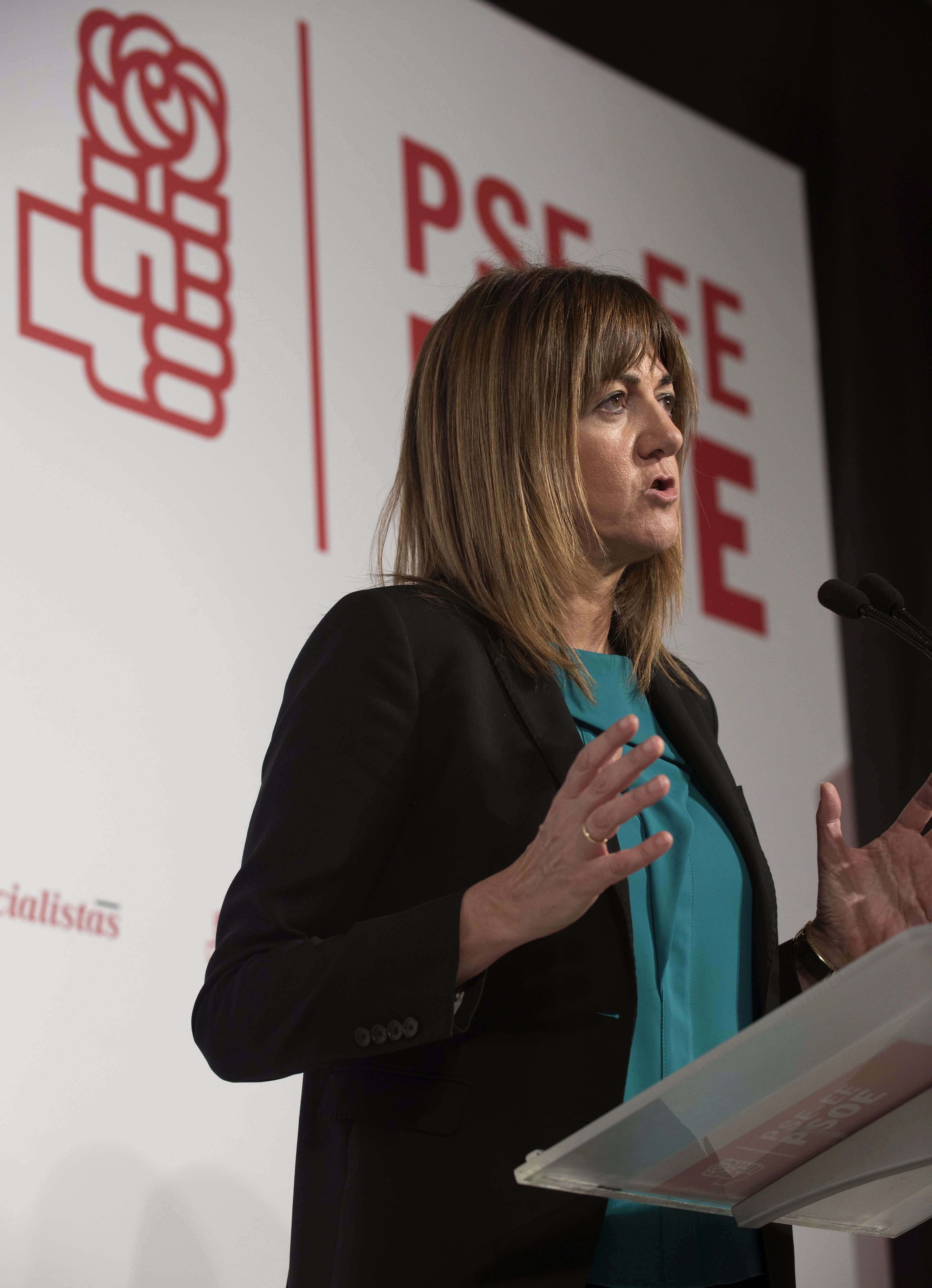 PNV y socialistas pactan reformar el Estatuto y debatir el derecho a decidir