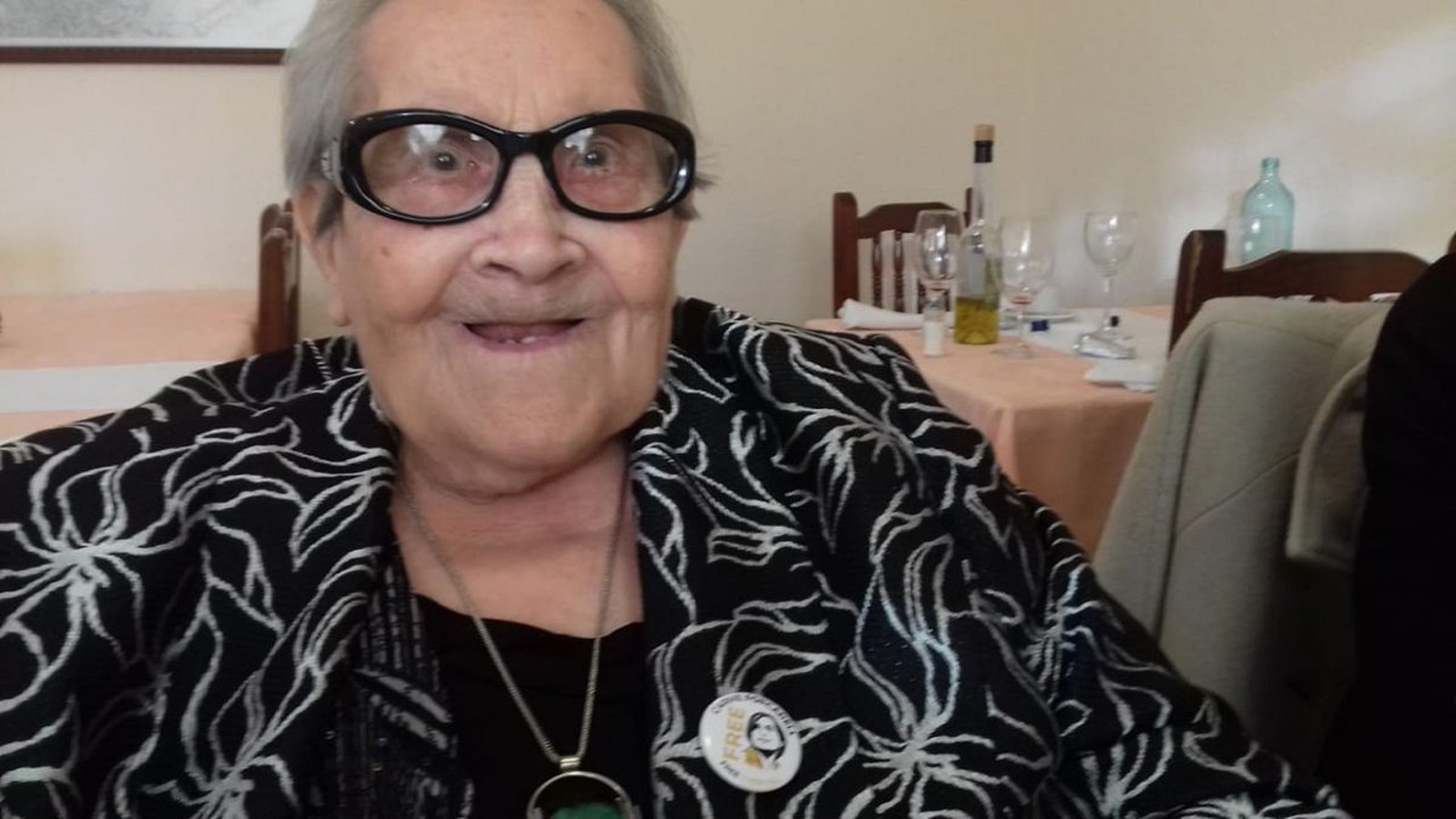 Neus Català se suma a la campaña por la libertad de Forcadell