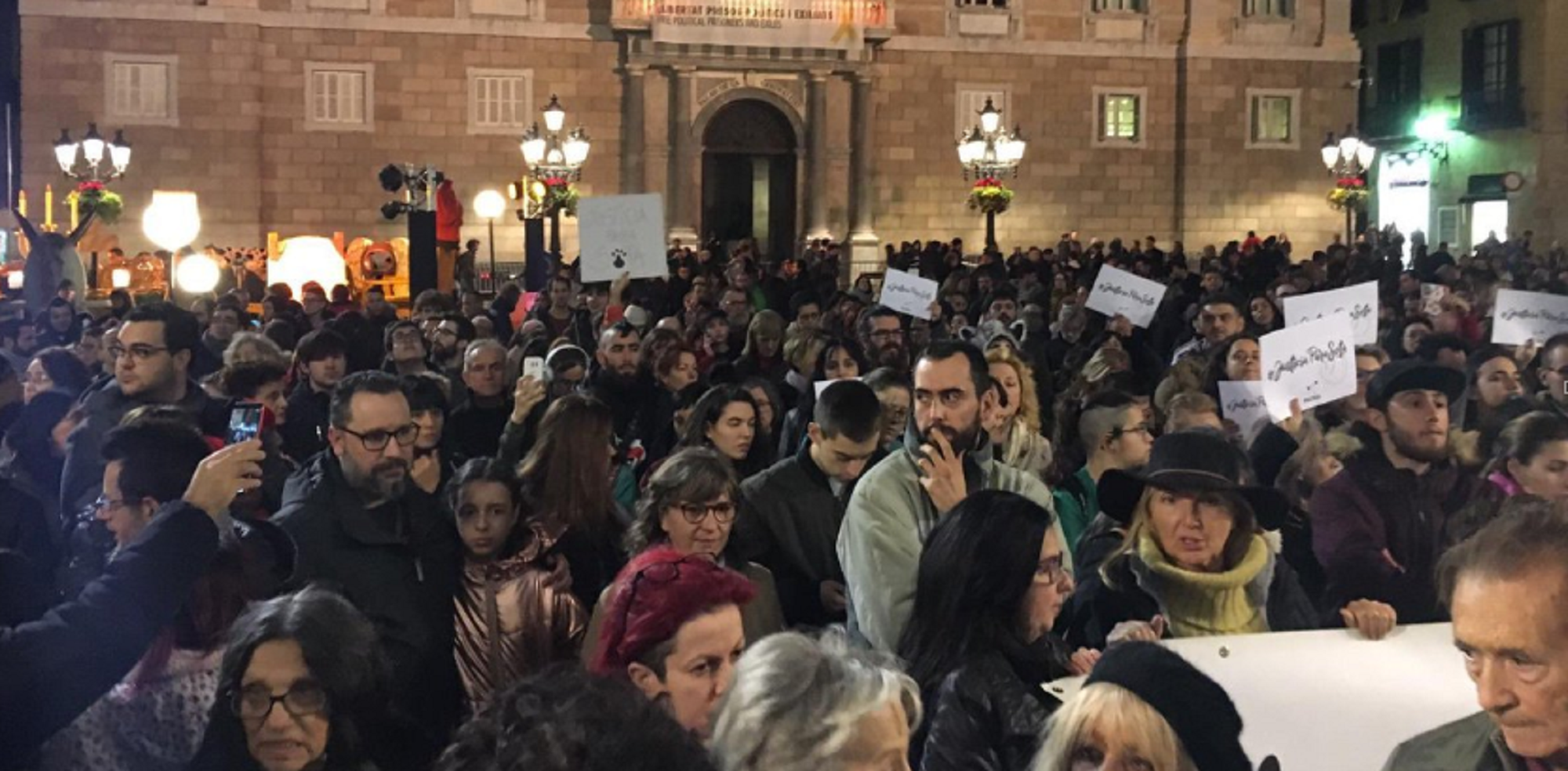 Thousands protest in Barcelona for Sota the dog, shot dead by a policeman