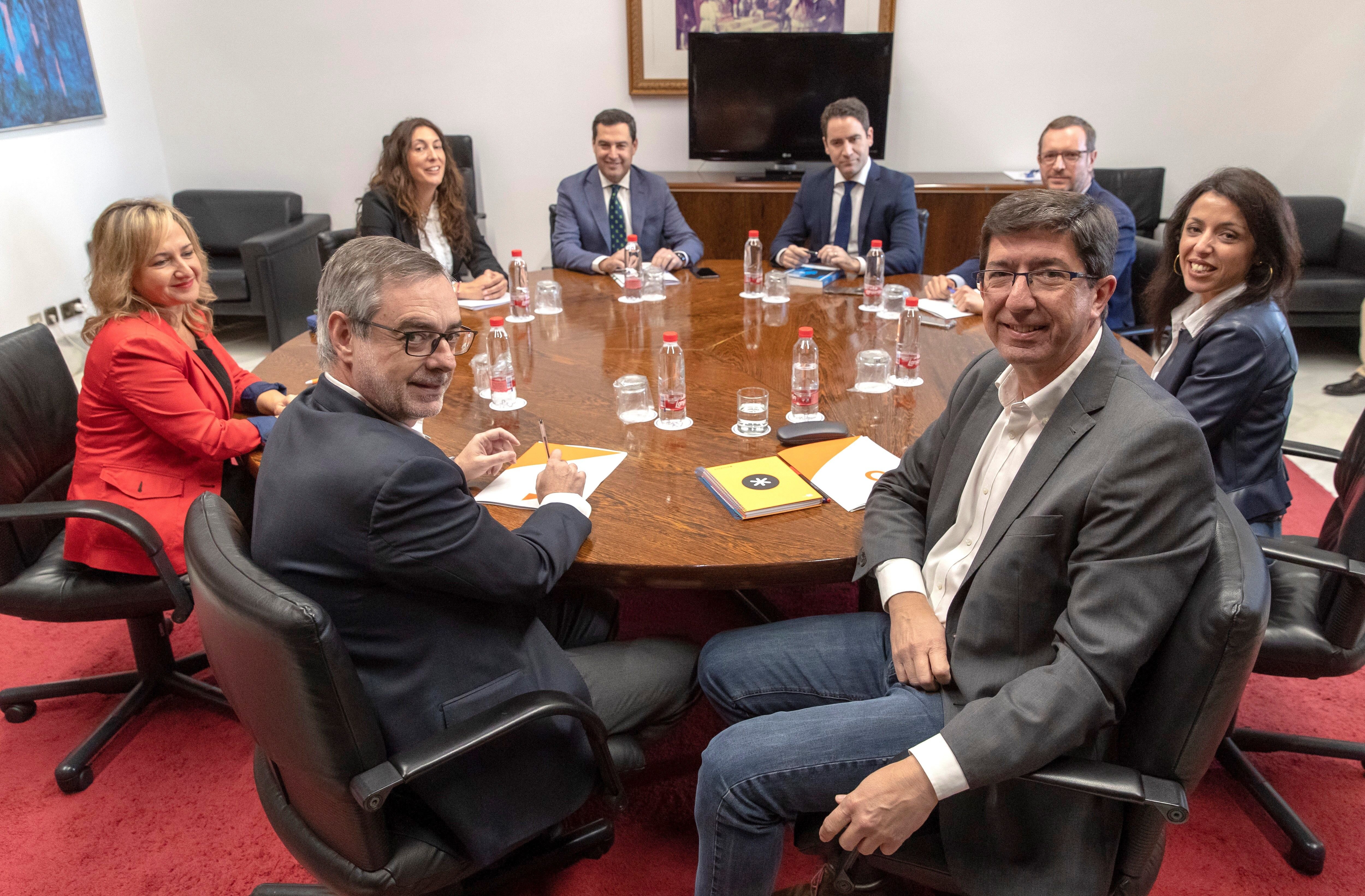 El PP i Cs tanquen un acord programàtic per a Andalusia (i Díaz no llança la tovallola)