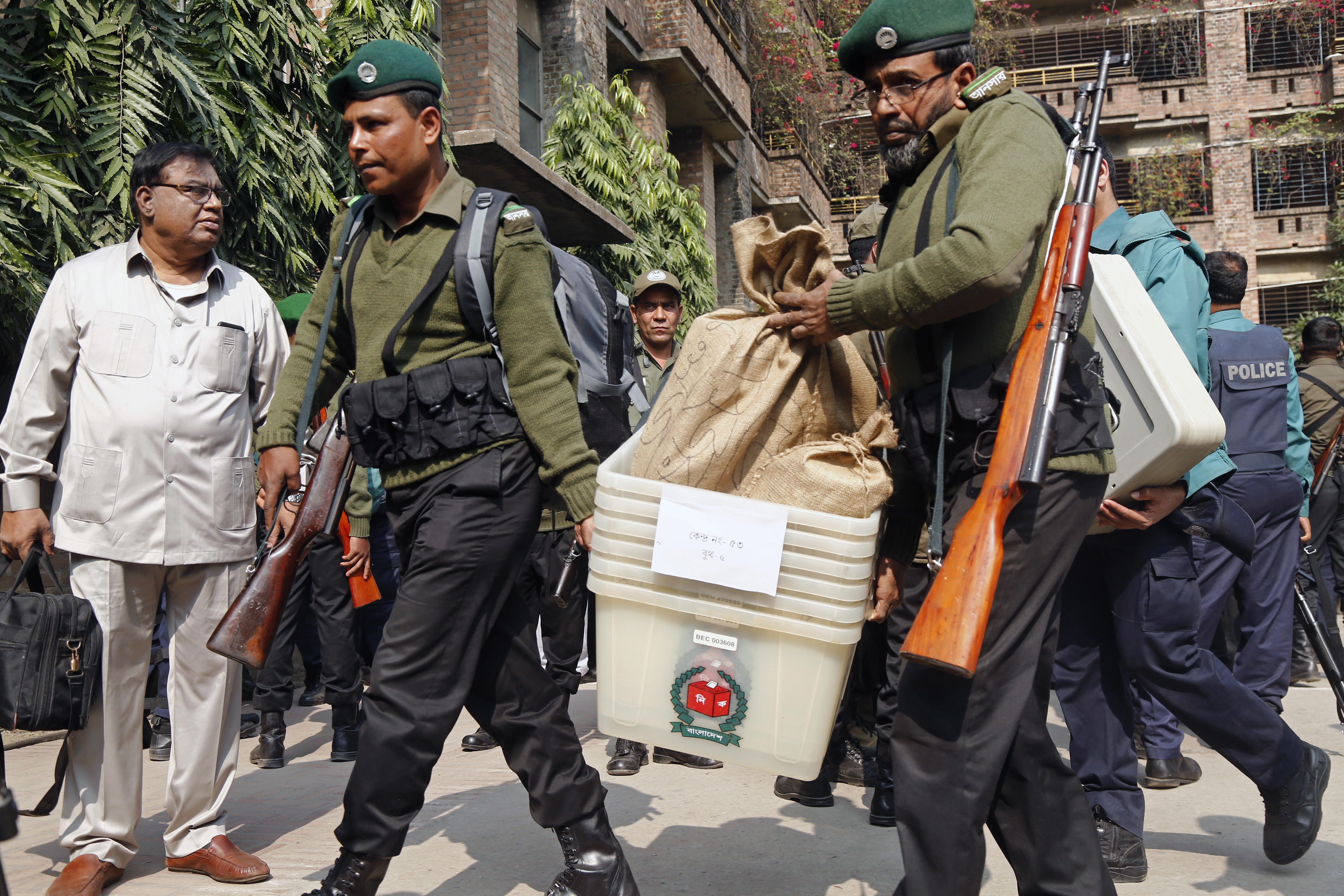 Al menos nueve muertos por violencia electoral en Bangladesh