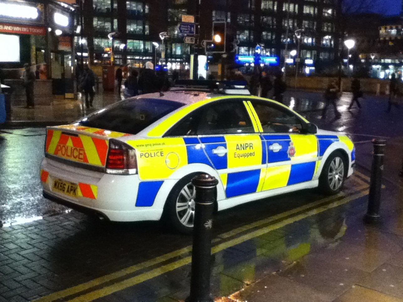 Tres persones apunyalades a Manchester en un possible atac terrorista